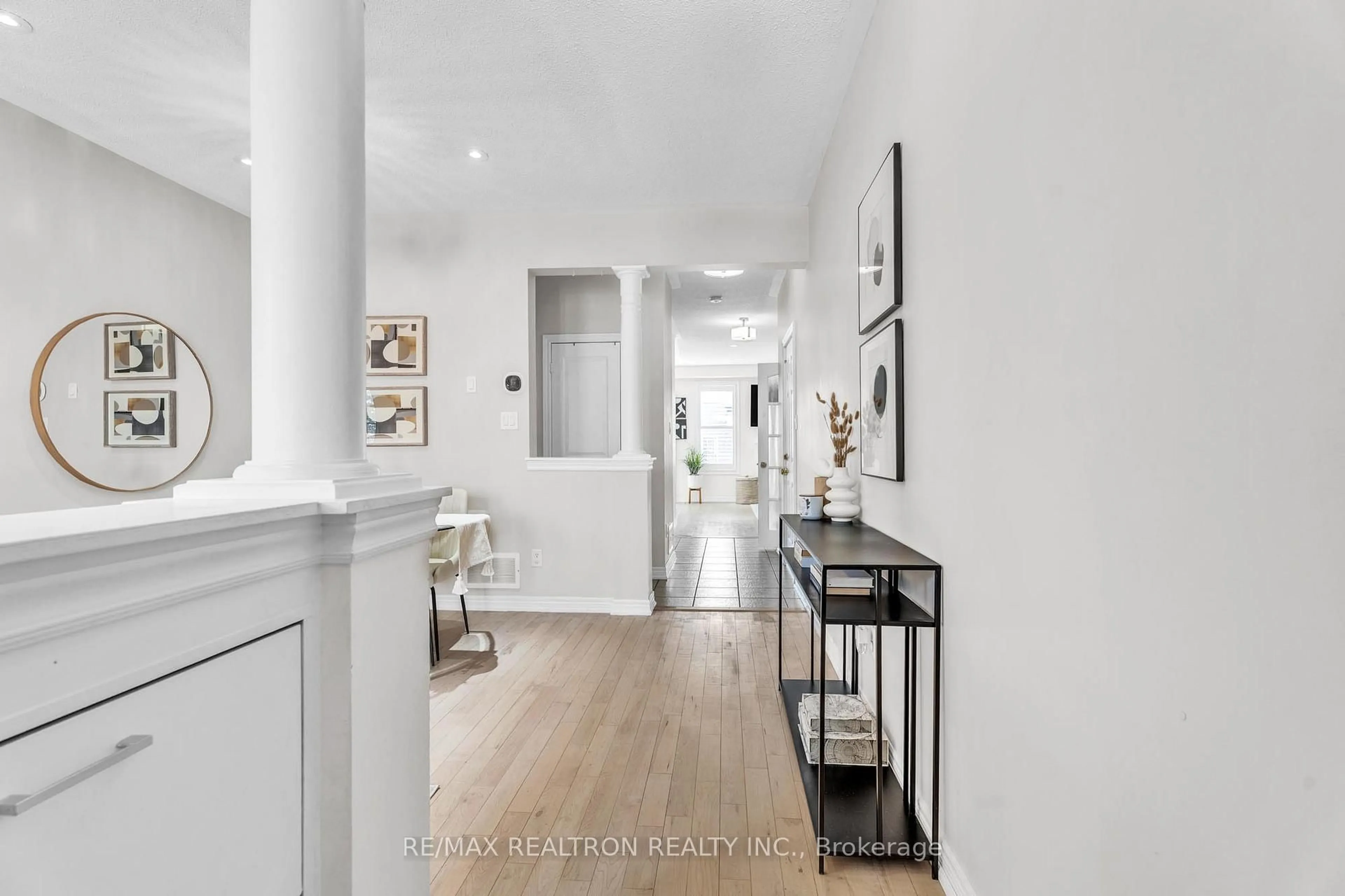 Indoor entryway for 63 Chelton Dr, Richmond Hill Ontario L4E 4A8