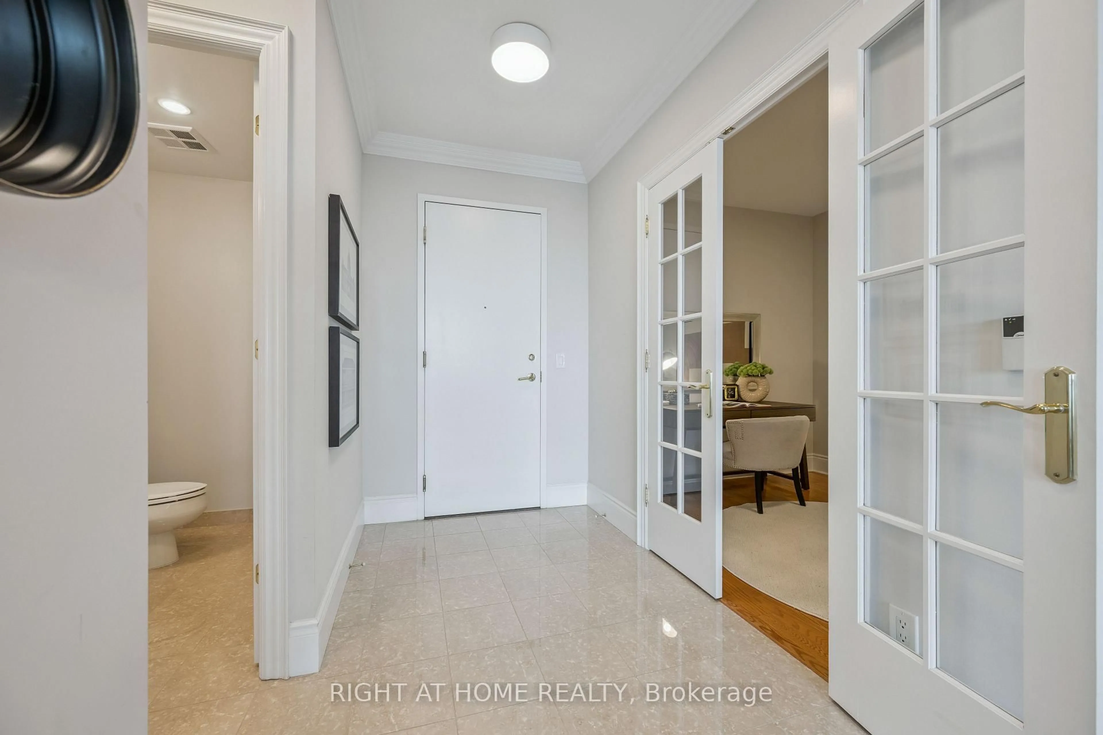 Indoor entryway for 33 Cox Blvd #1831, Markham Ontario L3R 8A6