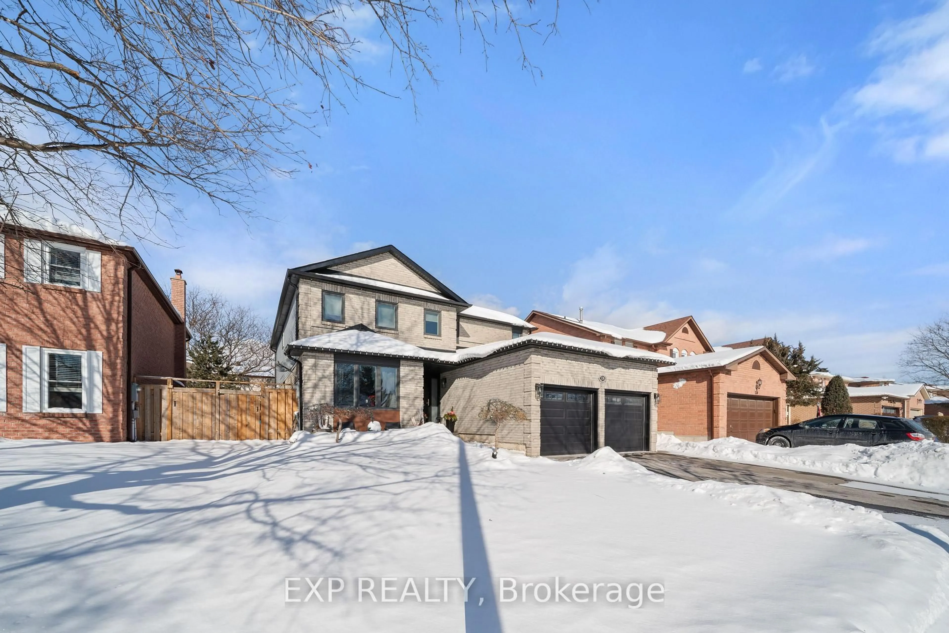A pic from outside/outdoor area/front of a property/back of a property/a pic from drone, street for 126 Larkin Ave, Markham Ontario L3P 4Y5