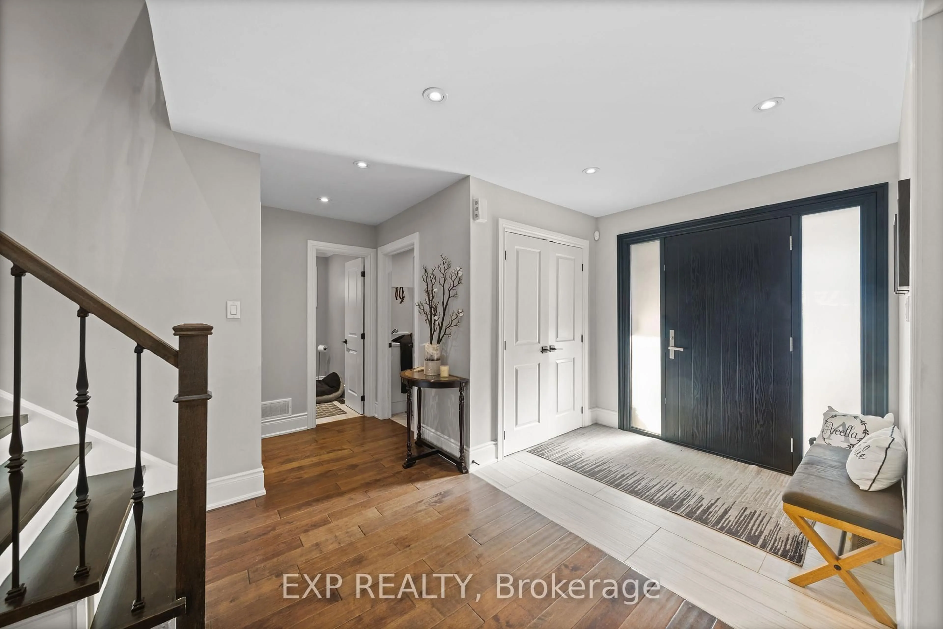 Indoor entryway for 126 Larkin Ave, Markham Ontario L3P 4Y5