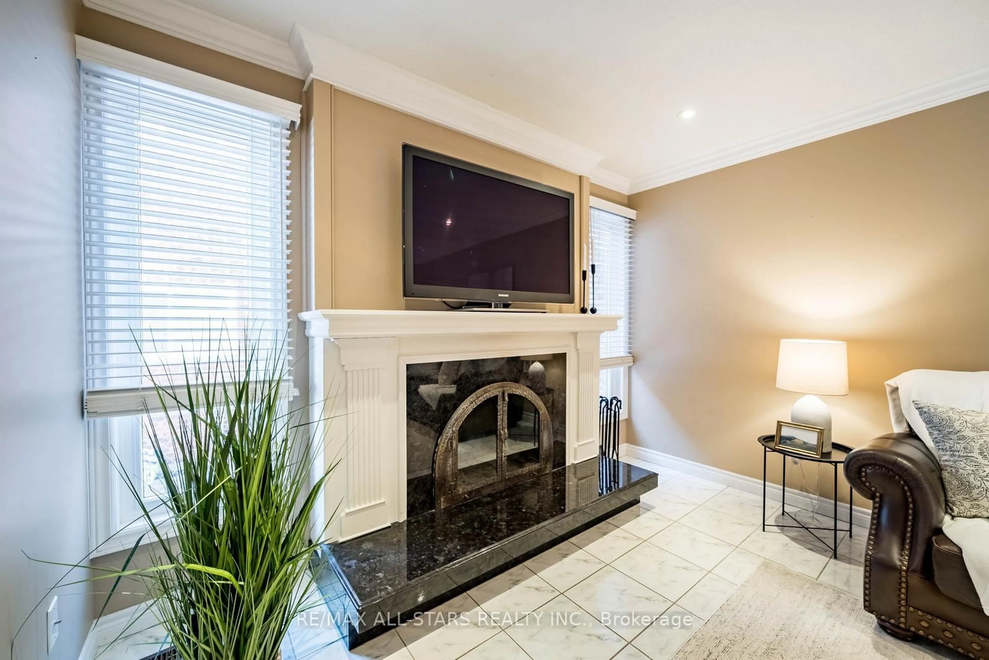 Home theater for 148 Major Buttons Dr, Markham Ontario L3P 3X6