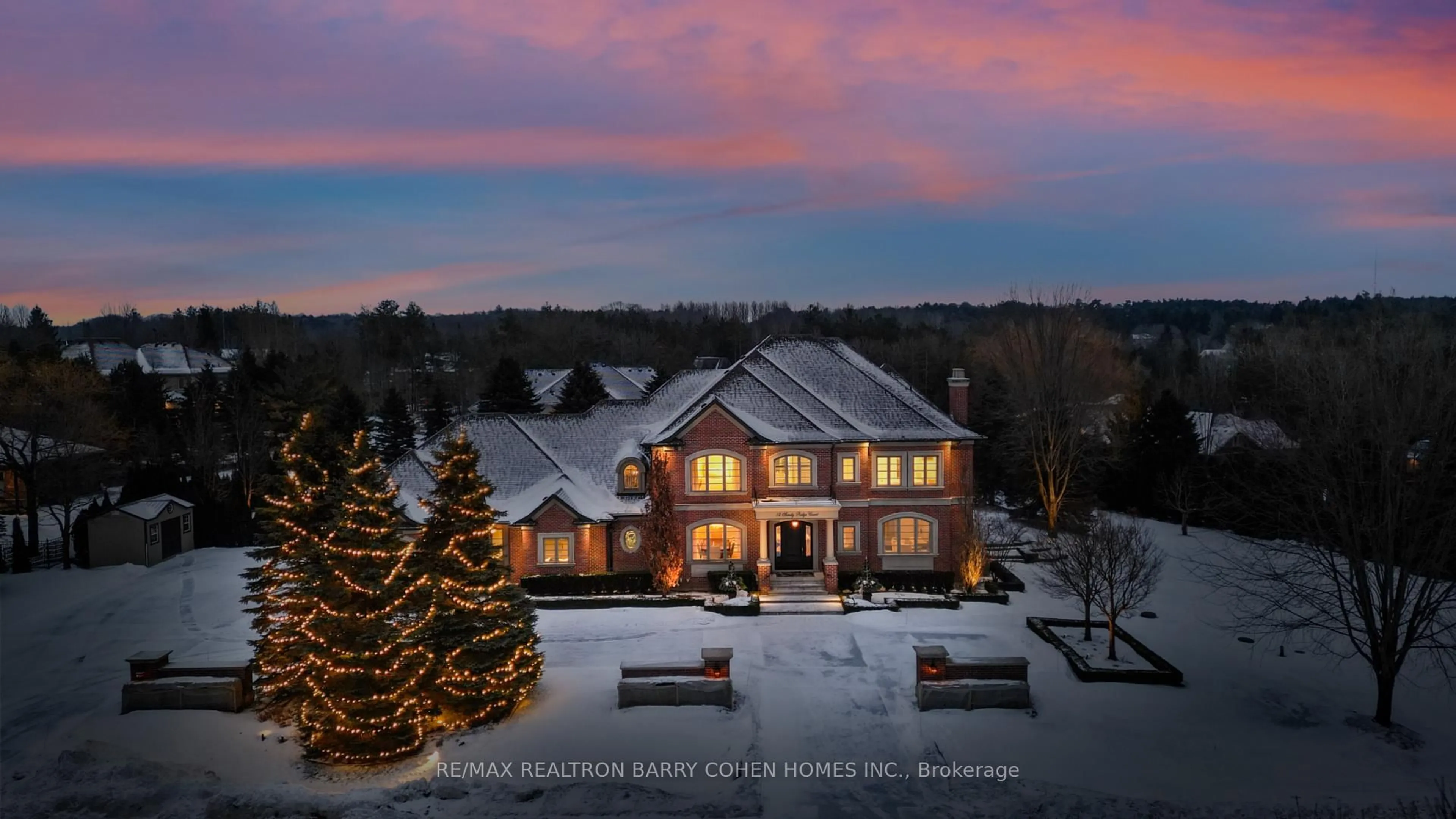 A pic from outside/outdoor area/front of a property/back of a property/a pic from drone, mountain view for 12 Sandy Ridge Crt, Whitchurch-Stouffville Ontario L4A 2L4