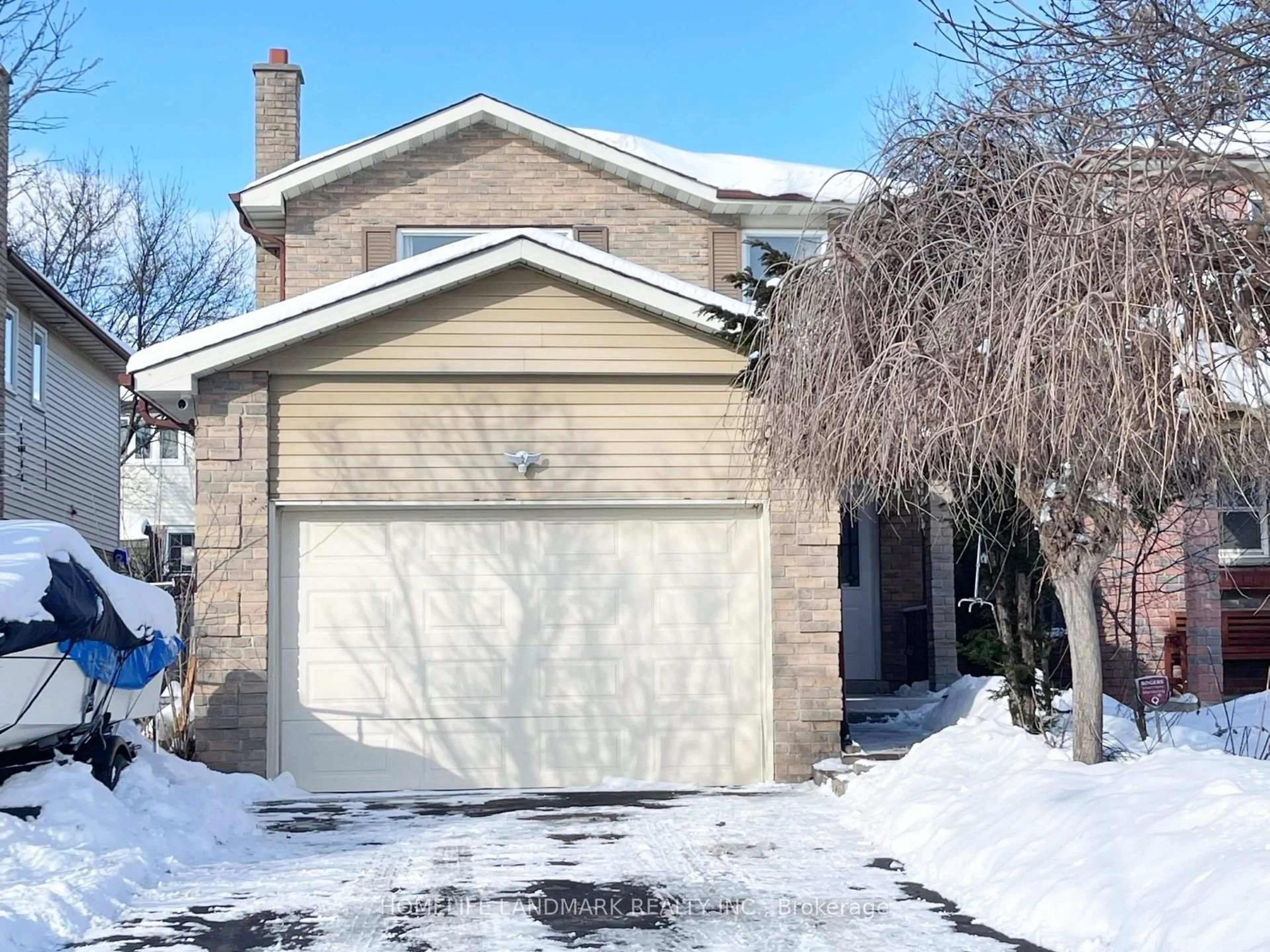 Home with brick exterior material, street for 36 Greenbelt Cres, Richmond Hill Ontario L4C 5R8