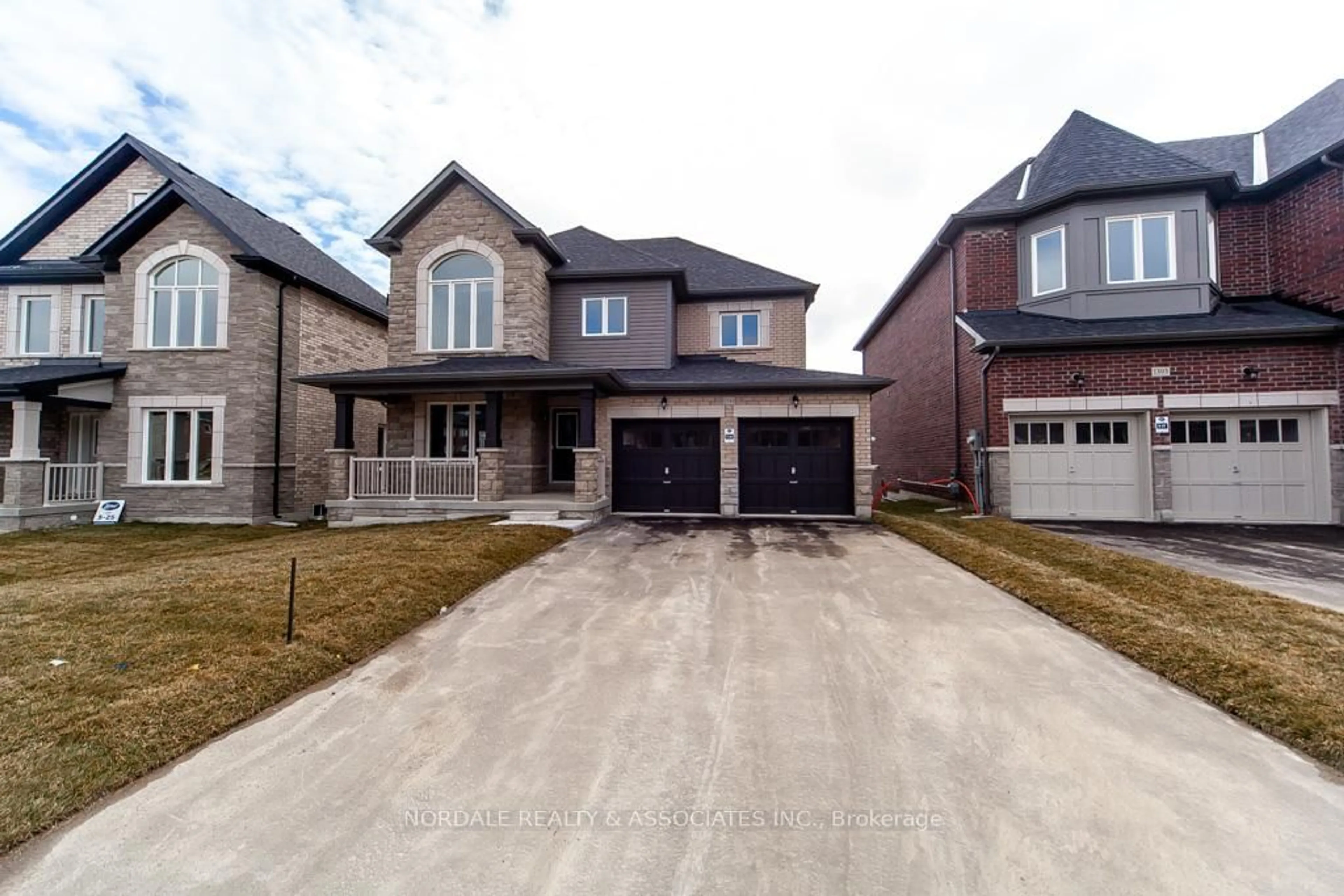 Home with brick exterior material, street for 1389 STOVELL Cres, Innisfil Ontario L0L 1W0
