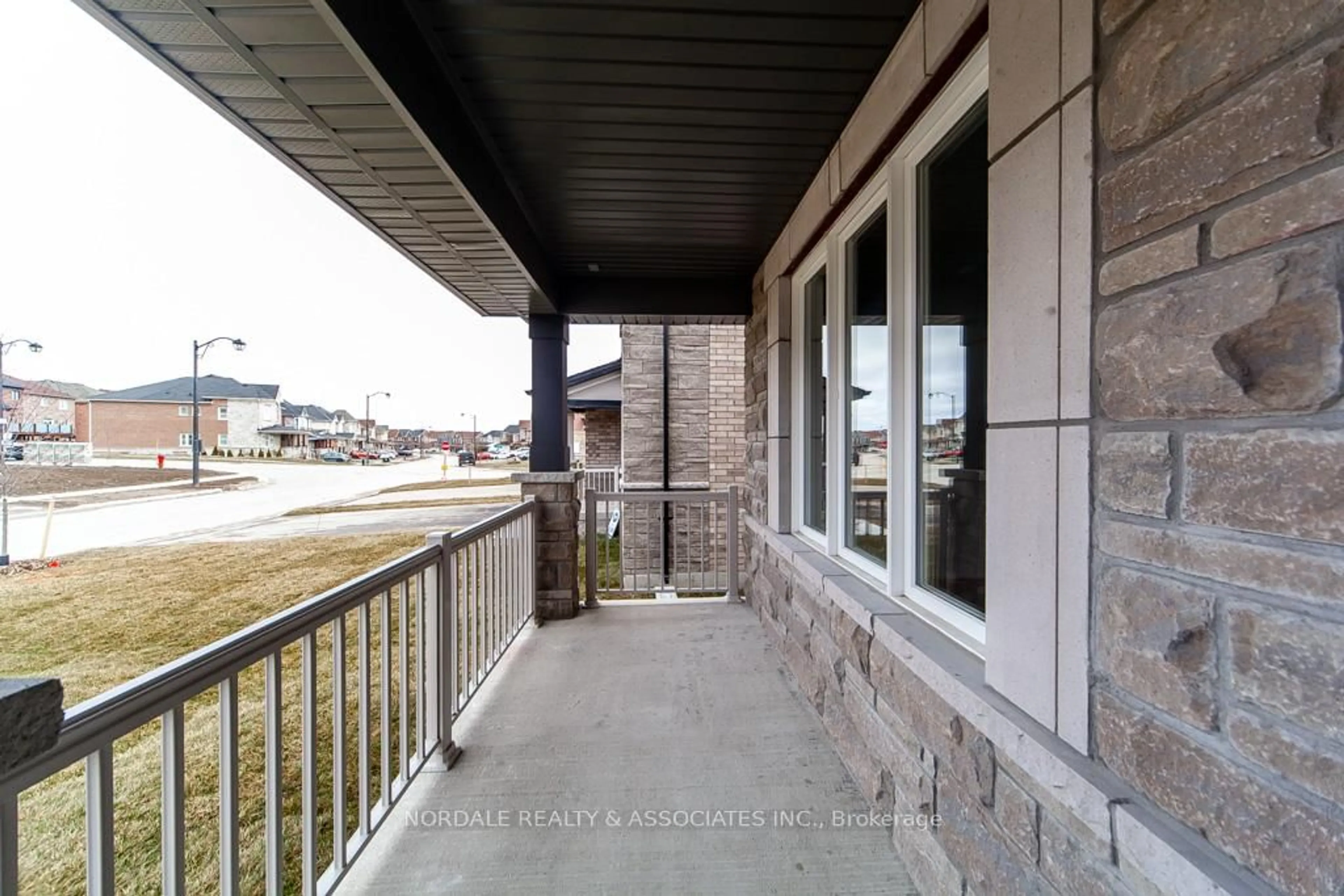 Patio, unknown for 1389 STOVELL Cres, Innisfil Ontario L0L 1W0