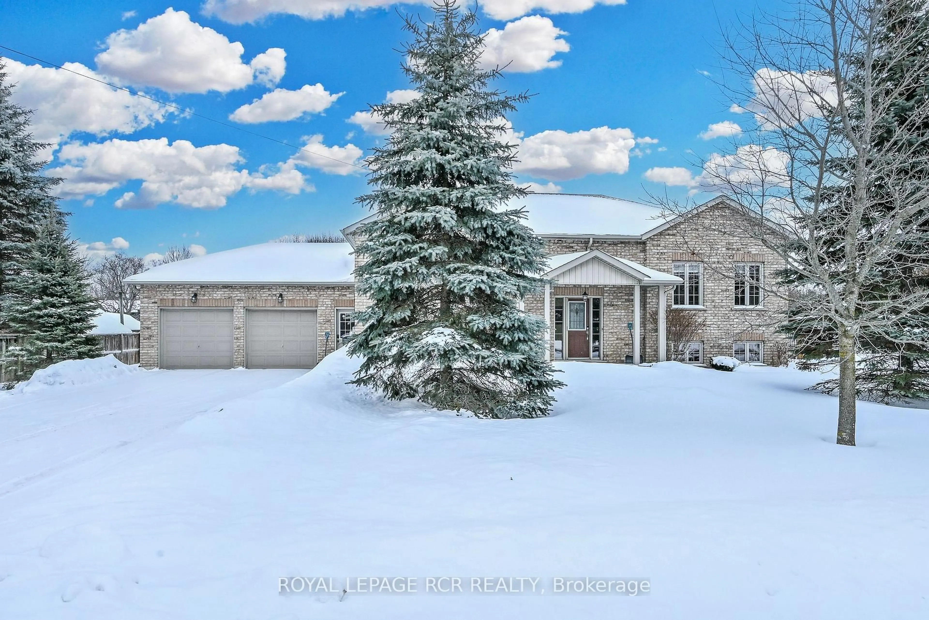 A pic from outside/outdoor area/front of a property/back of a property/a pic from drone, unknown for 1655 St. John's Rd, Innisfil Ontario L9S 1S5