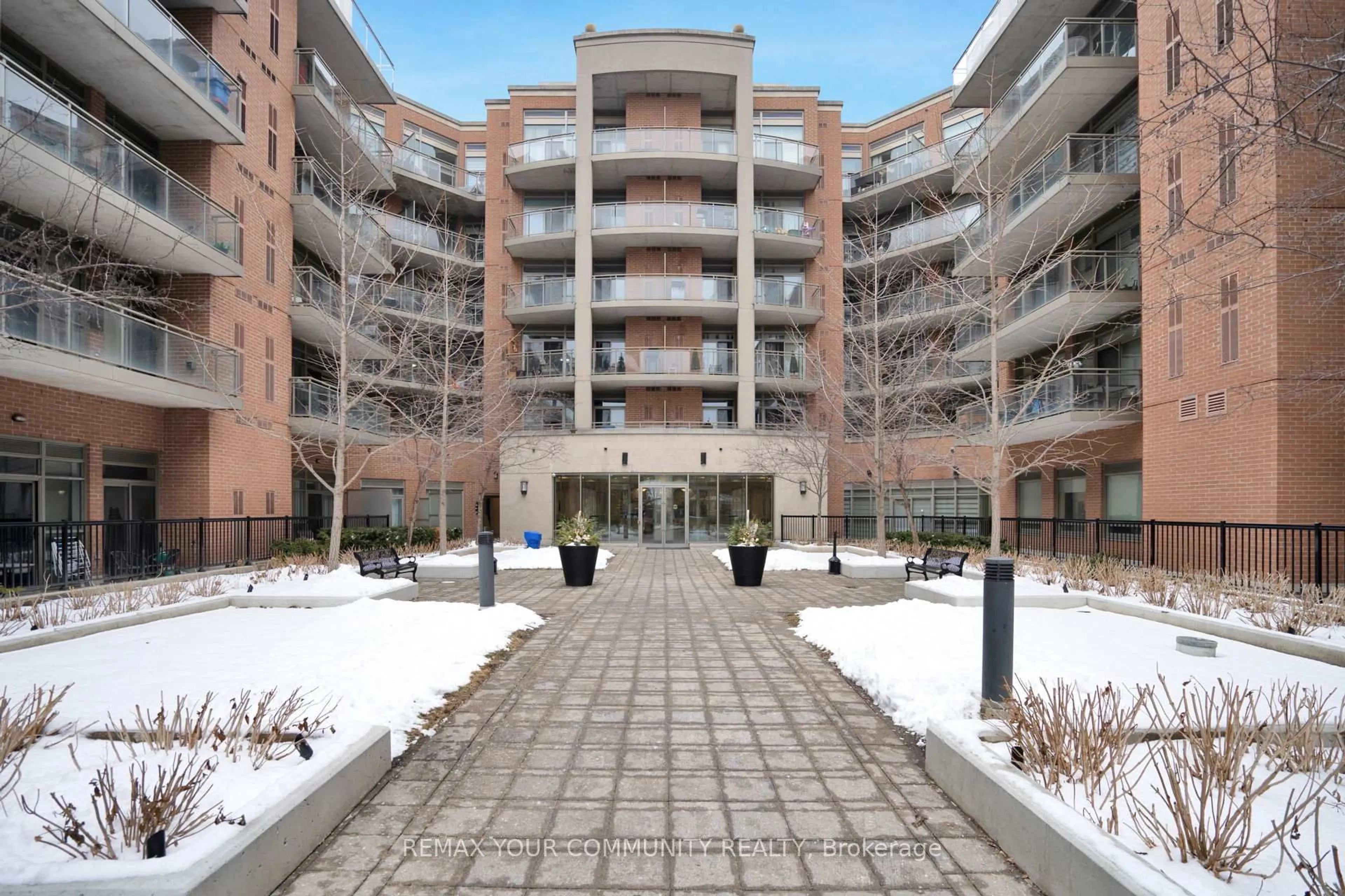 Patio, street for 281 Woodbridge Ave #540, Vaughan Ontario L4L 0C6