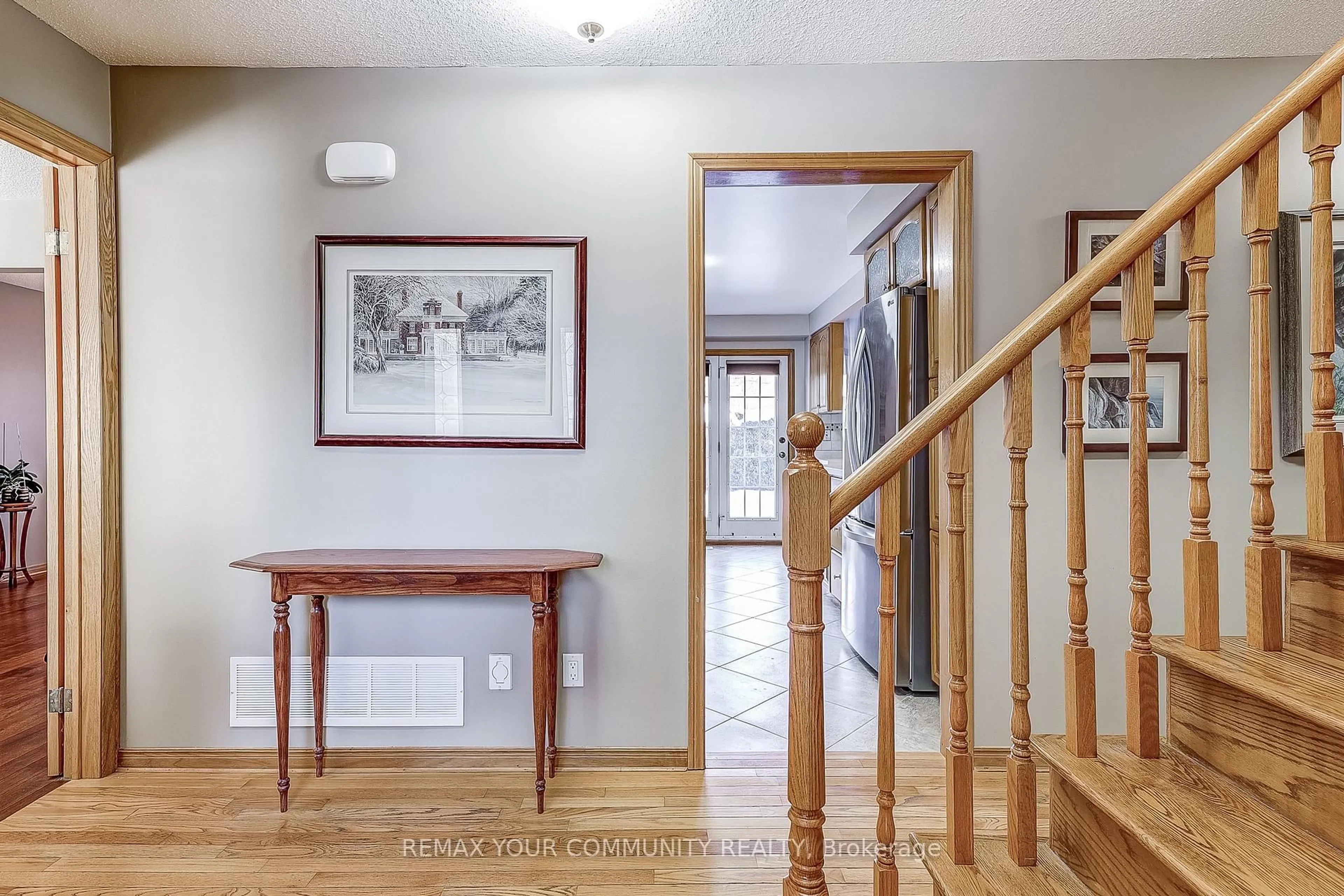 Indoor foyer for 3 Sawyer Cres, Markham Ontario L3P 5V1