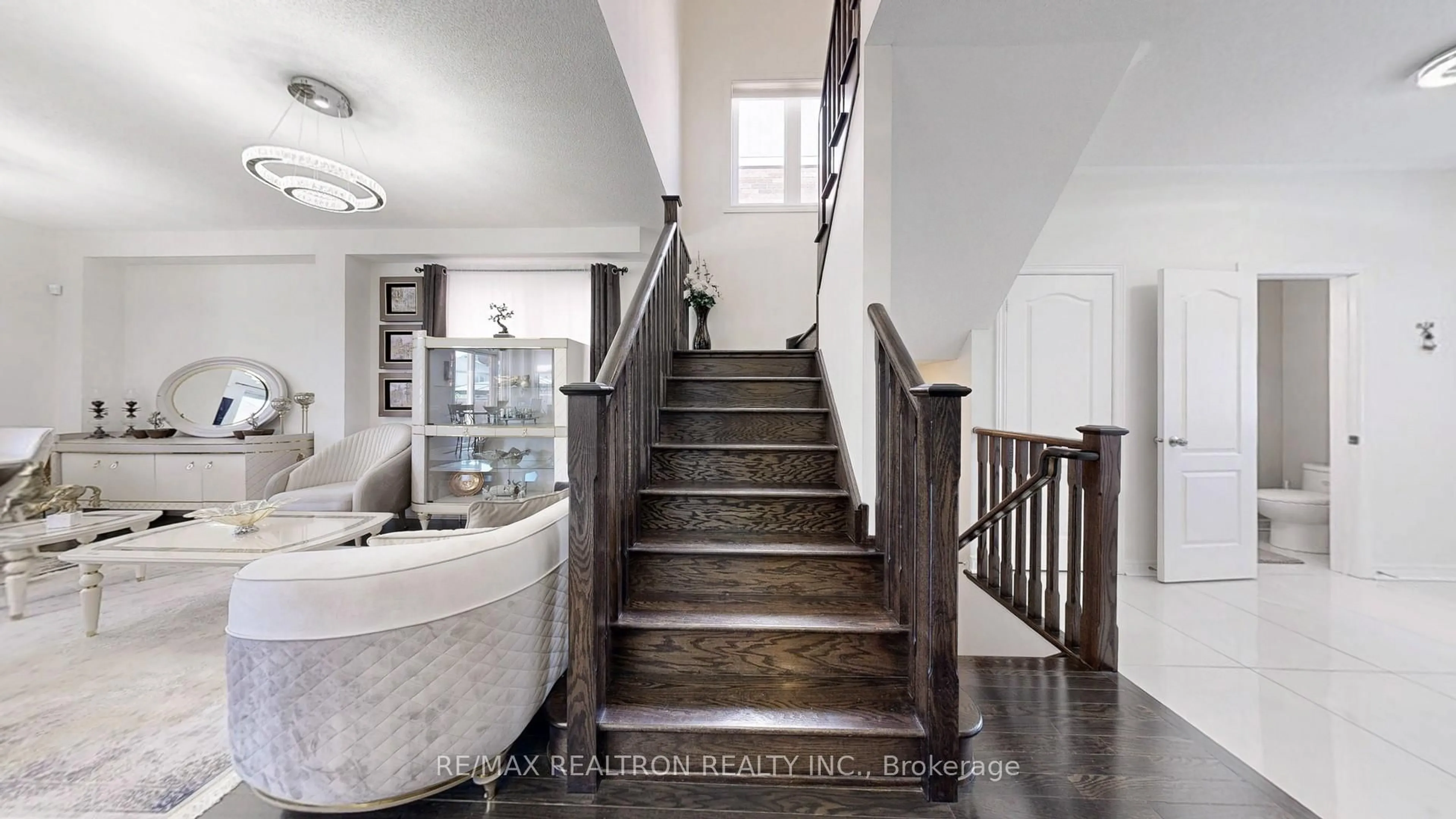 Unknown for 35 Amberwing Landing, Bradford West Gwillimbury Ontario L3Z 0H9