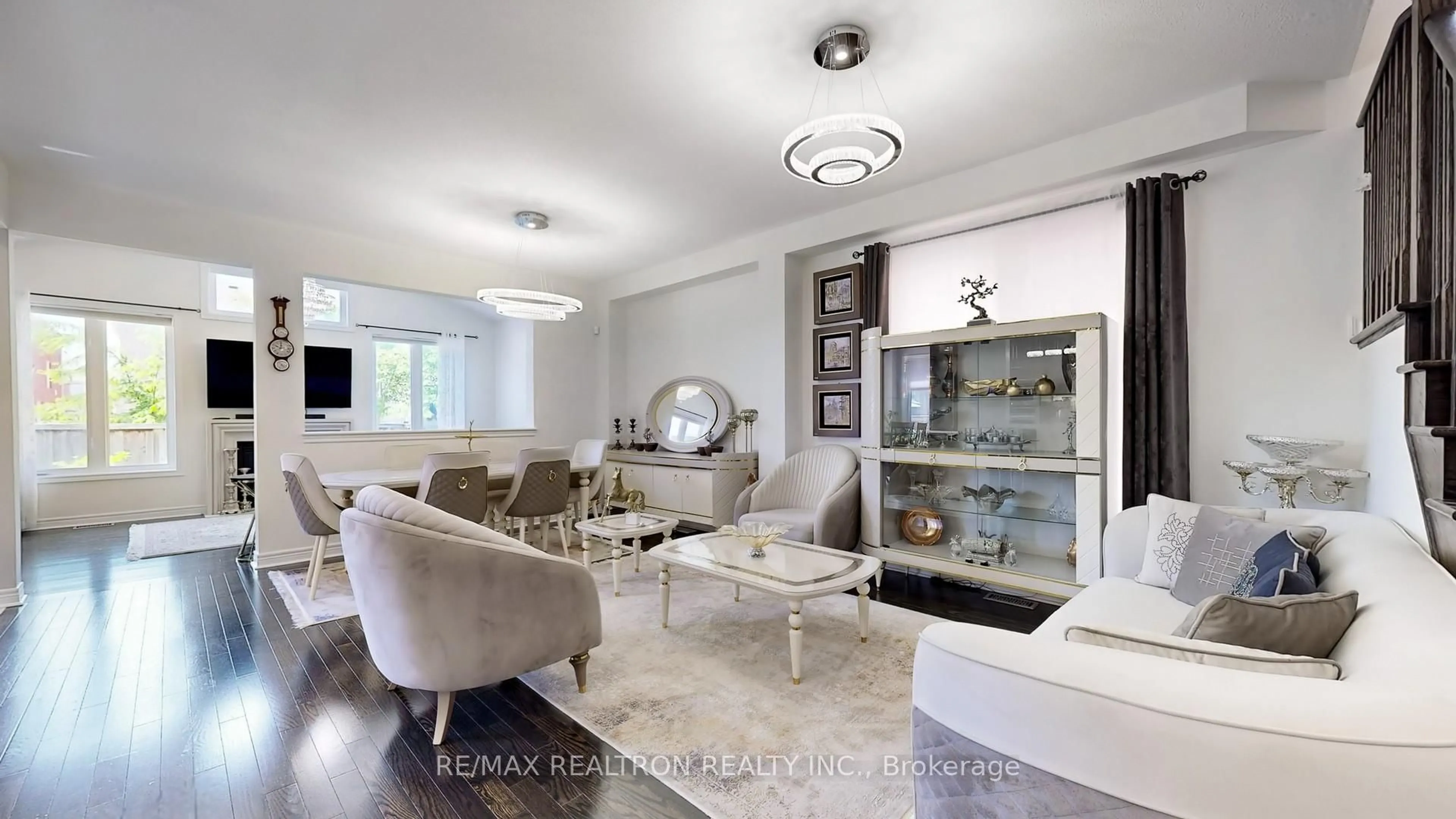 Living room with furniture, ceramic/tile floor for 35 Amberwing Landing, Bradford West Gwillimbury Ontario L3Z 0H9