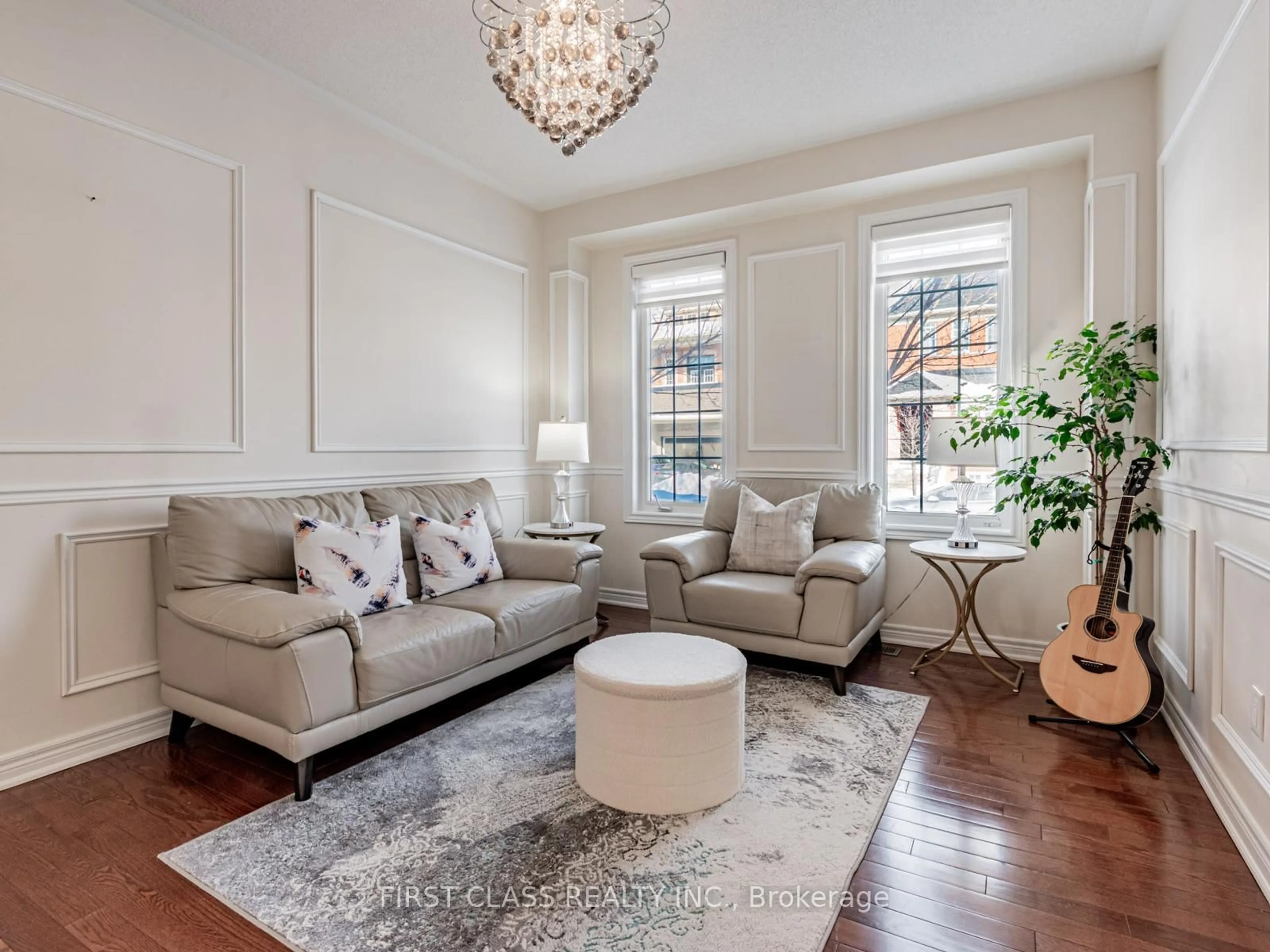 Living room with furniture, unknown for 11 Amstel Ave, Richmond Hill Ontario L4E 0P7