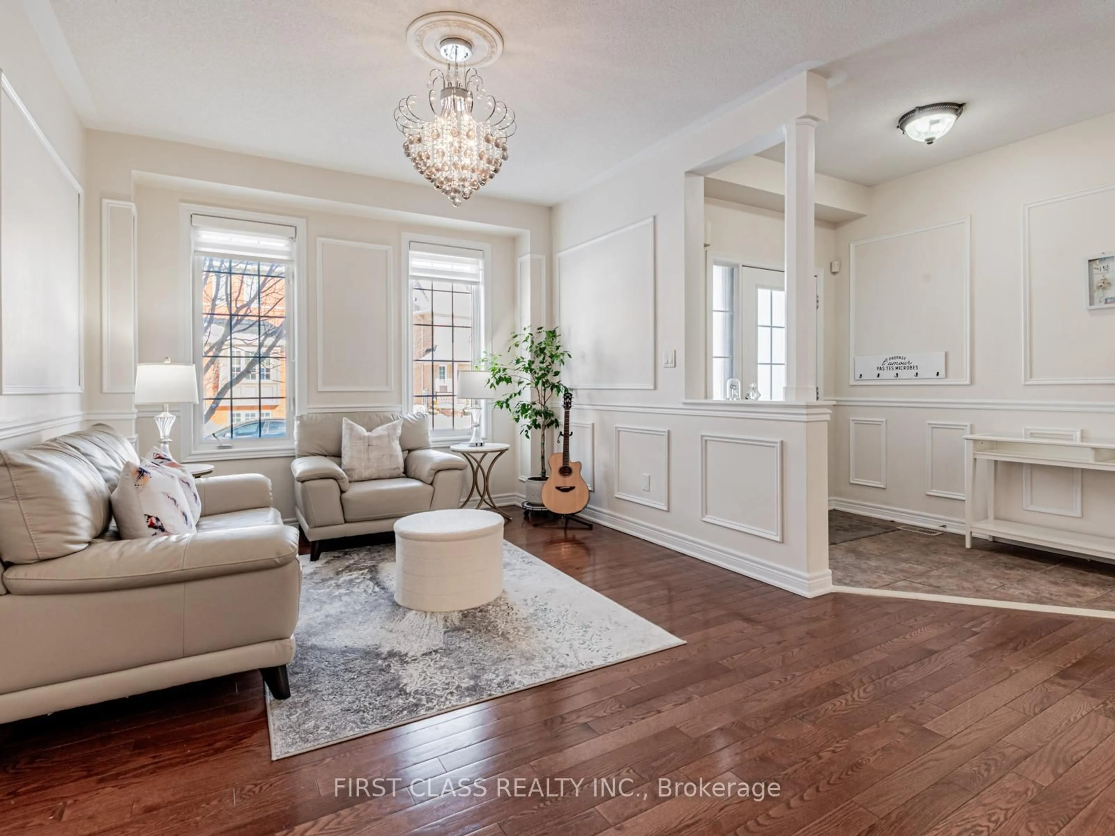 Living room with furniture, unknown for 11 Amstel Ave, Richmond Hill Ontario L4E 0P7