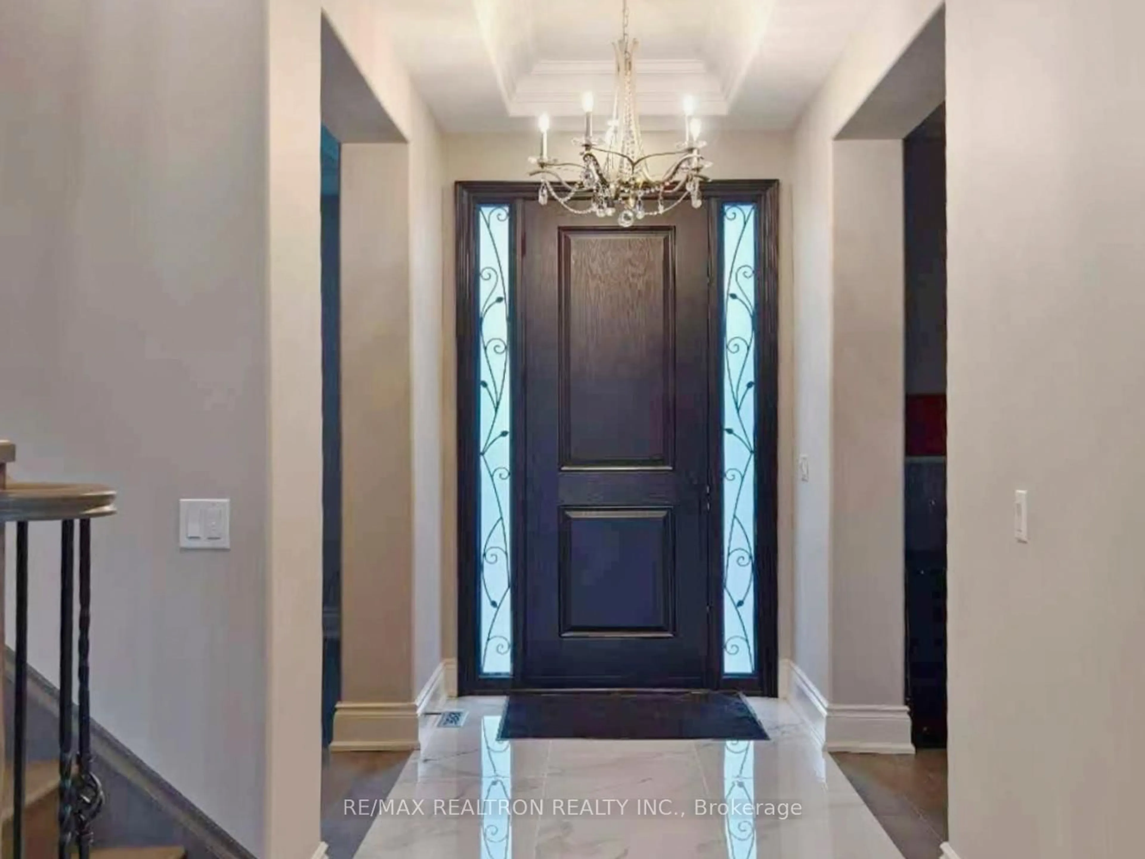 Indoor entryway for 136 Angus Glen Blvd, Markham Ontario L6C 3B8