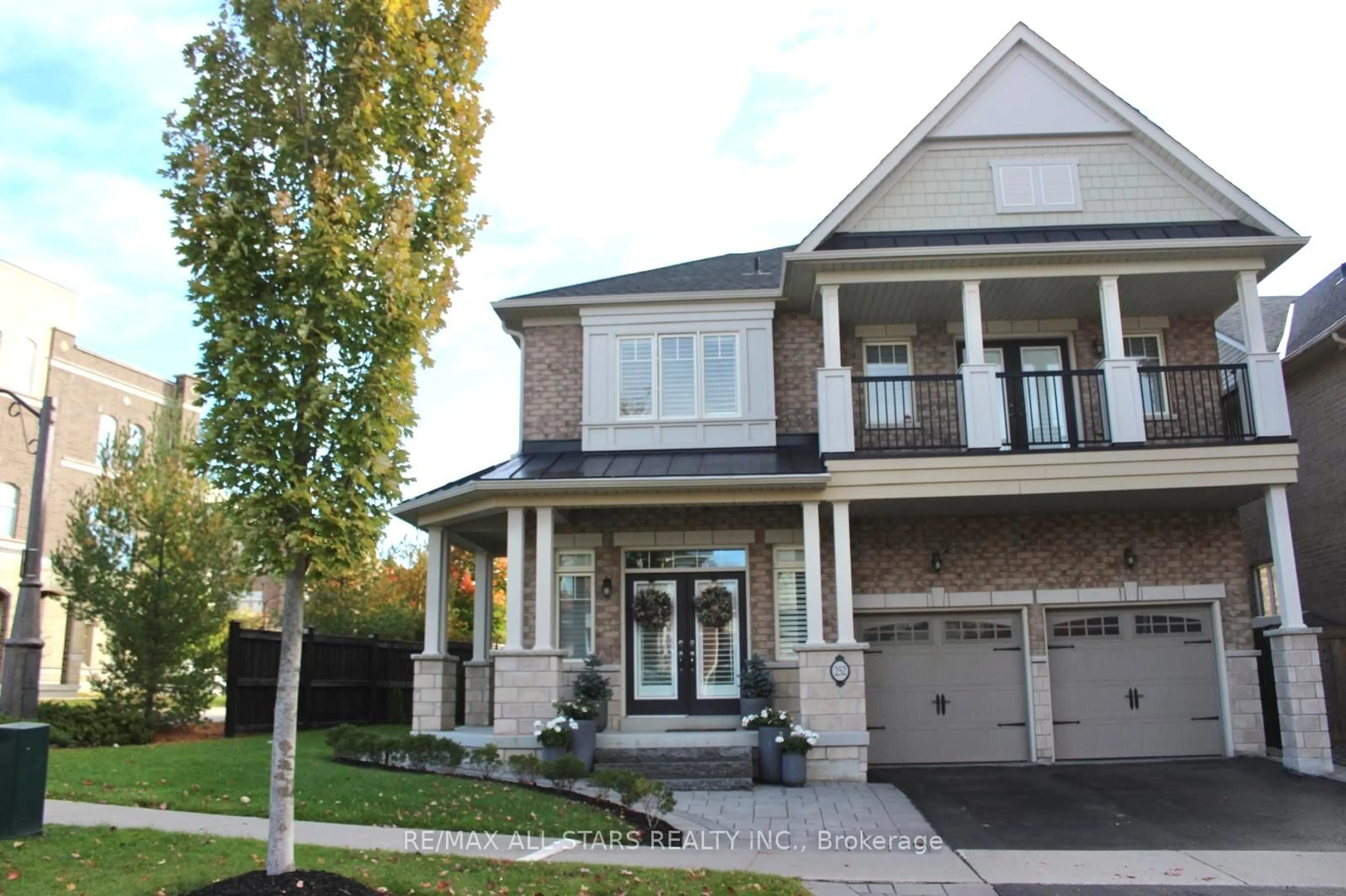 Home with brick exterior material, street for 252 Glad Park Ave, Whitchurch-Stouffville Ontario L4A 1X1