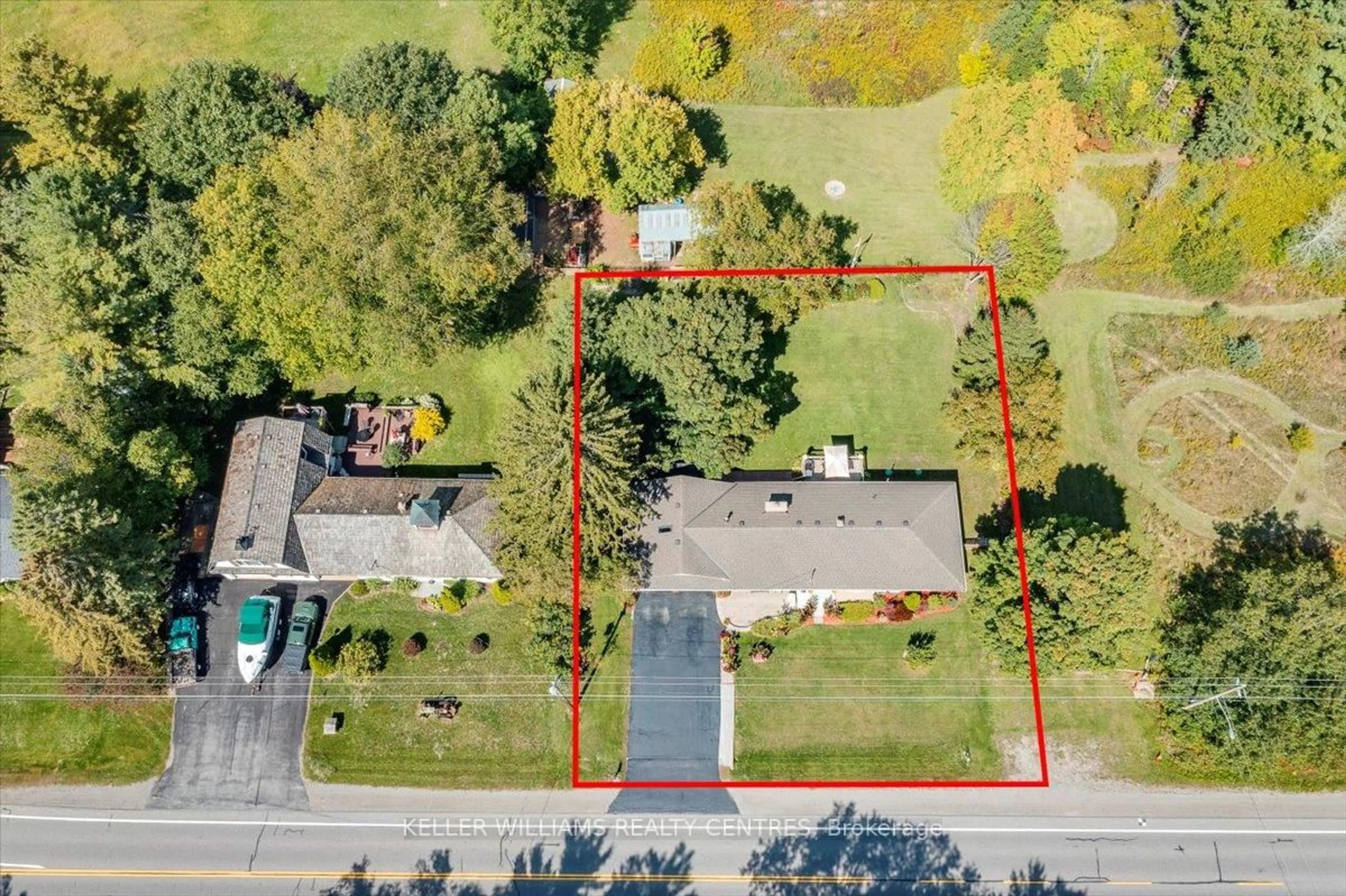 A pic from outside/outdoor area/front of a property/back of a property/a pic from drone, street for 146 Queensville Sdrd, East Gwillimbury Ontario L9N 0G2