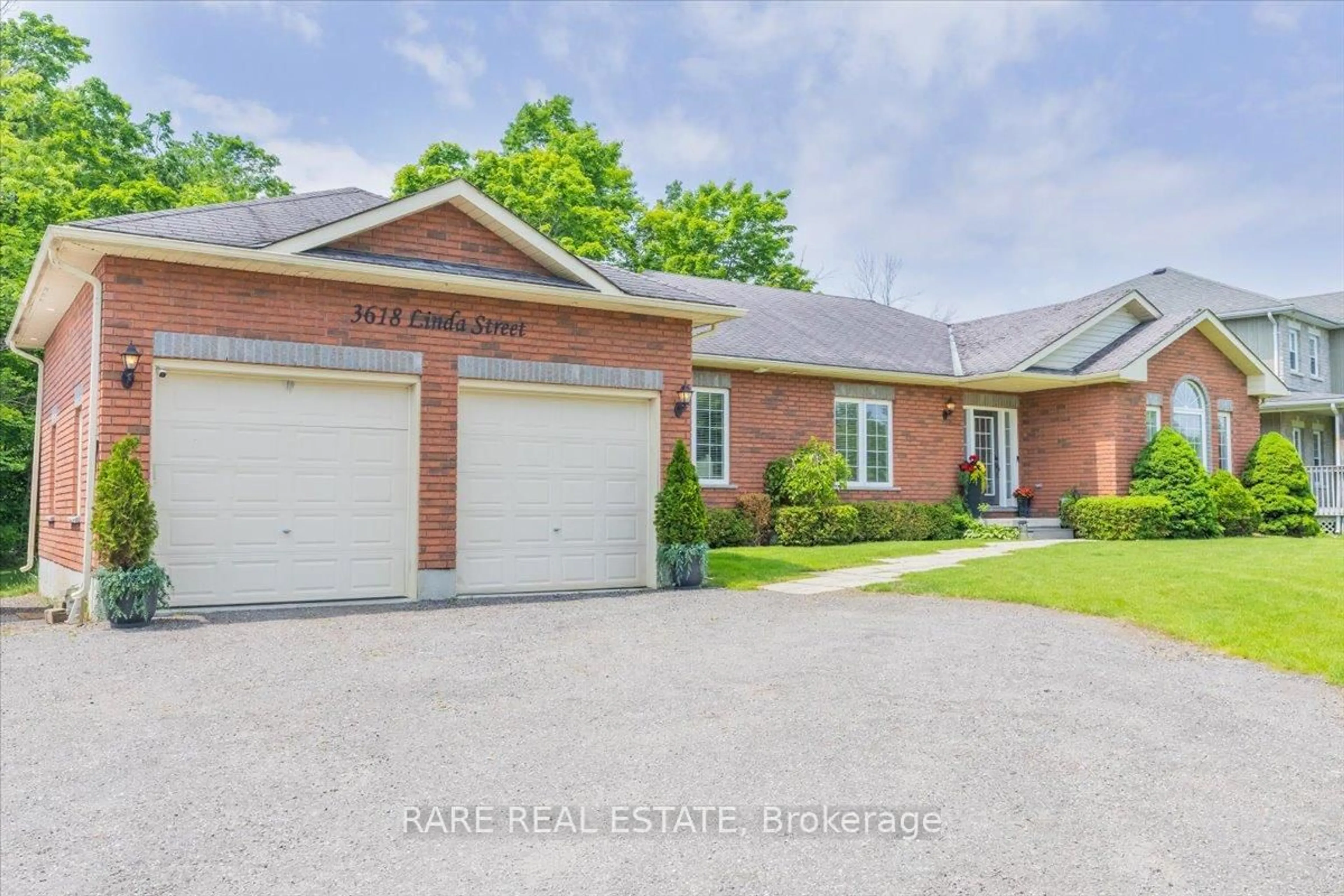 Home with brick exterior material, street for 3618 Linda St, Innisfil Ontario L9S 2L2
