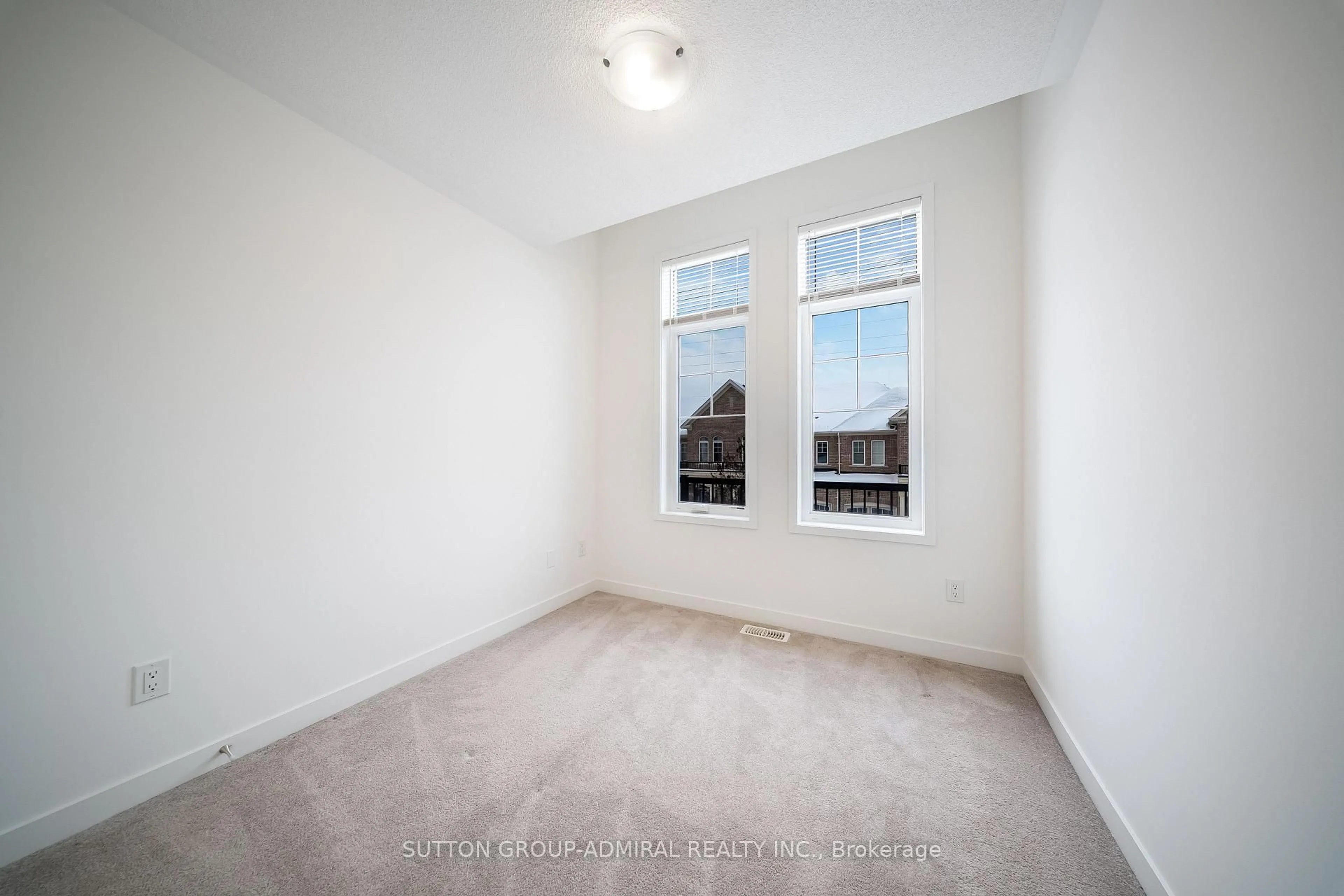 A pic of a room for 217 Bennett St, Newmarket Ontario L3X 0M1