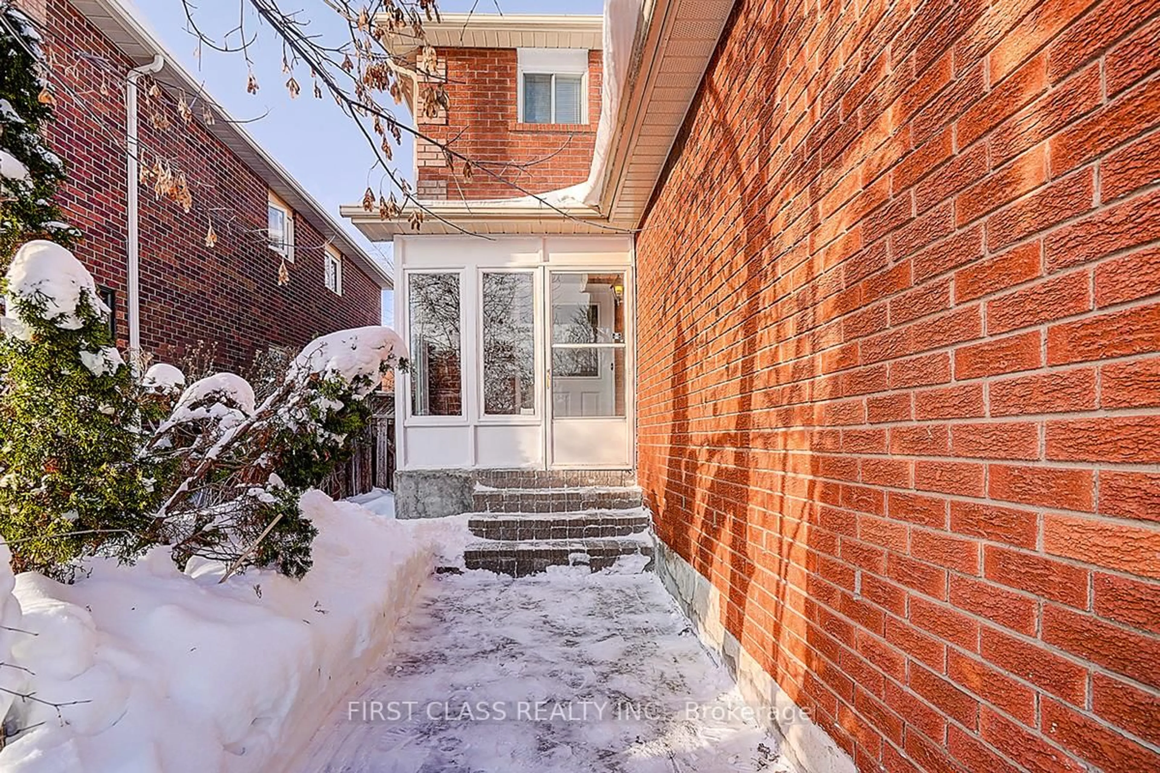 Home with brick exterior material, street for 20 Lorraine St, Richmond Hill Ontario L4C 0A1