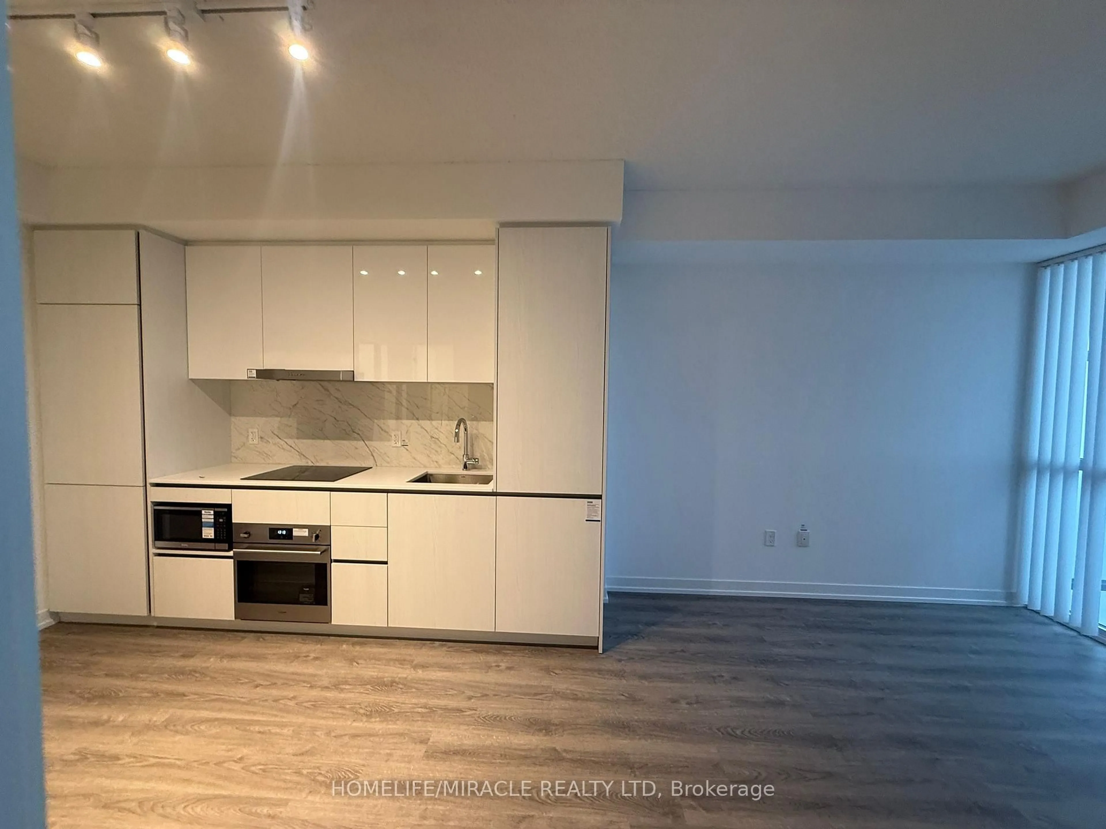 Unknown for 28 Interchange Way #2005, Vaughan Ontario L4K 0P8