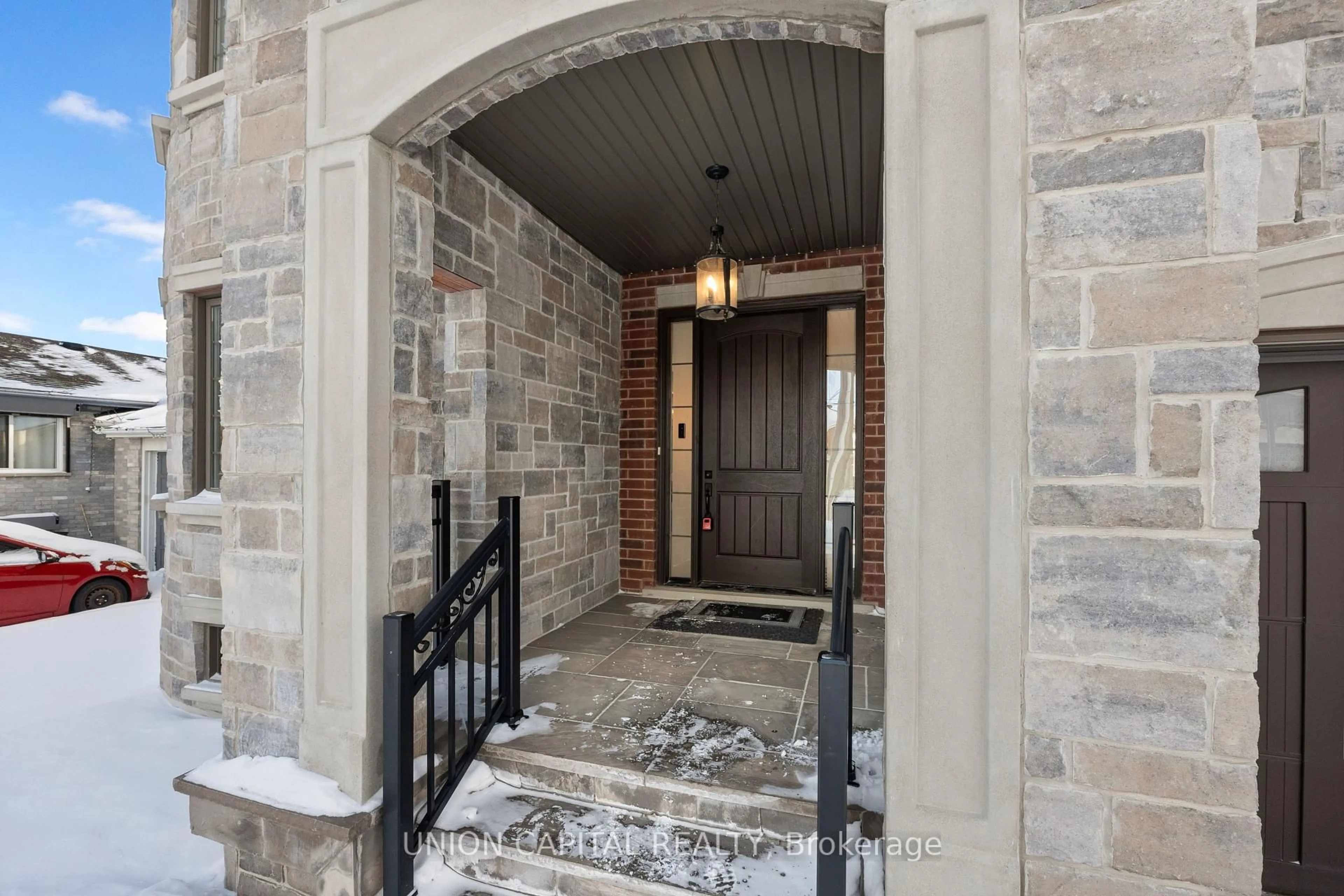 Indoor entryway for 29 Elm Grove Ave, Richmond Hill Ontario L4E 2T2