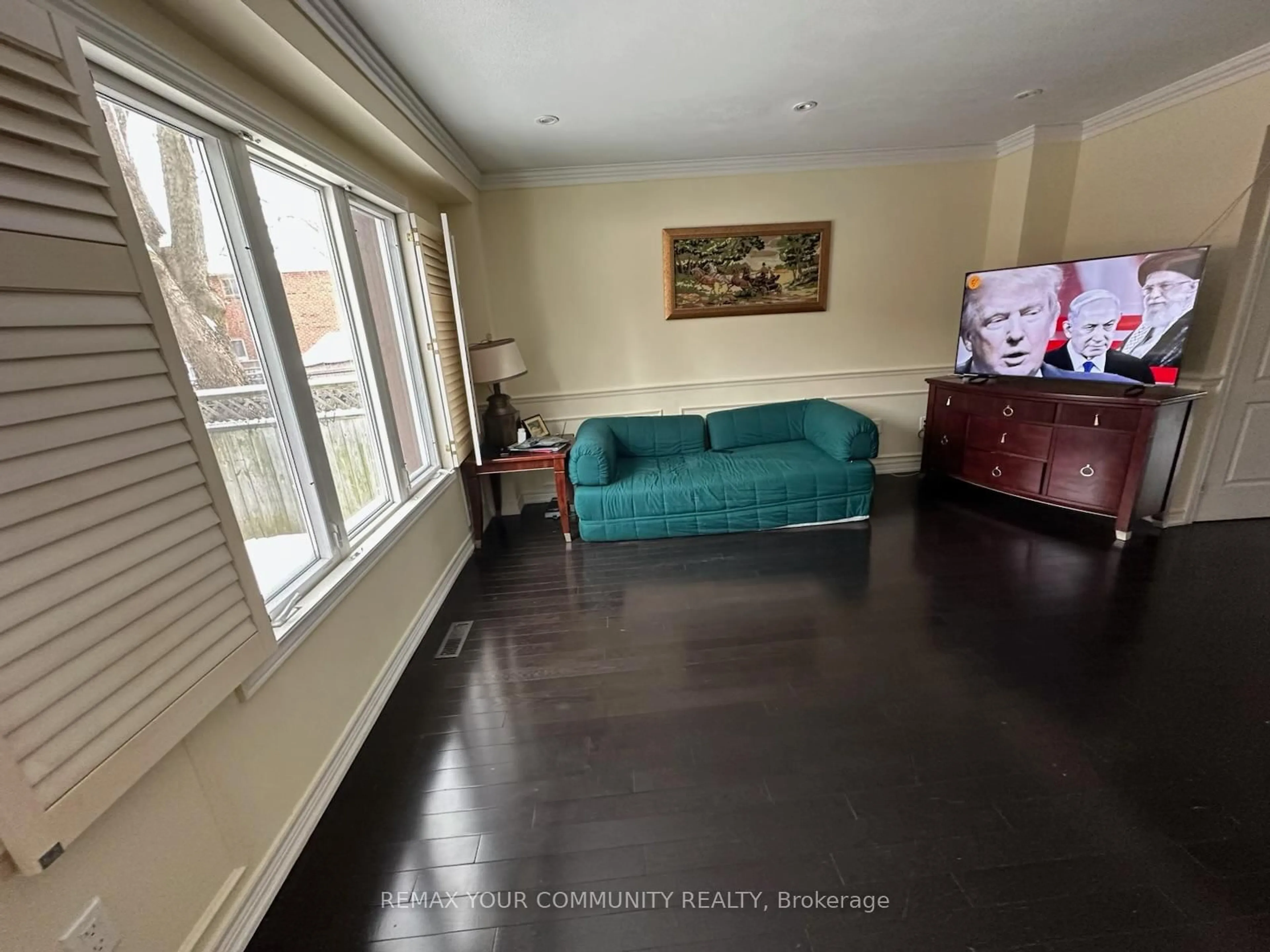 A pic of a room for 27 Pugsley Ave, Richmond Hill Ontario L4C 8V2