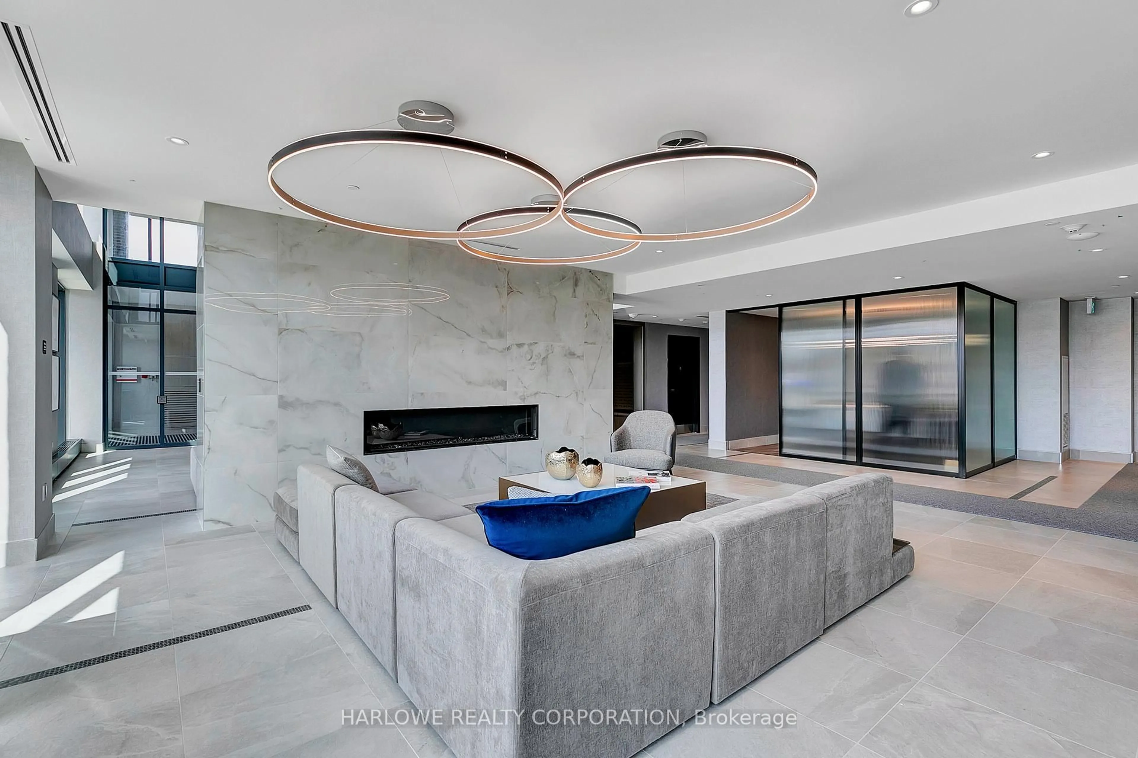 Unknown for 185 Deerfield Rd #1204, Newmarket Ontario L3Y 0G7