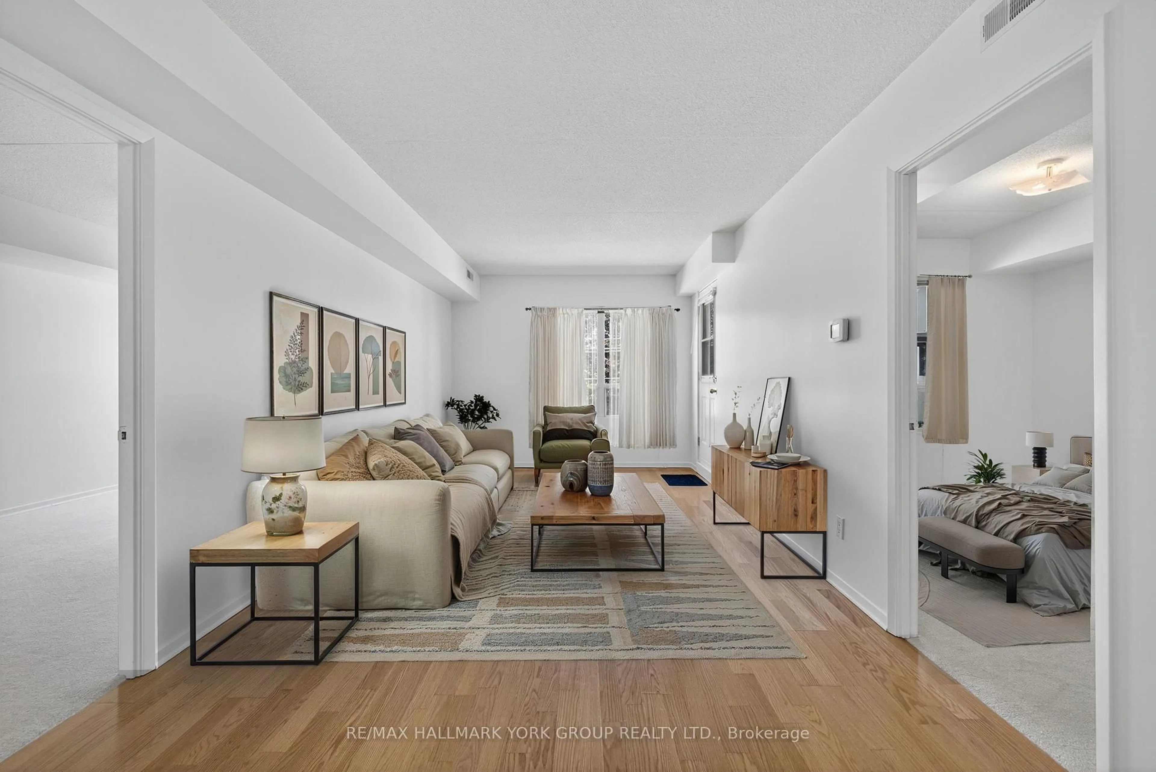 Living room with furniture, unknown for 160 Wellington St #210, Aurora Ontario L4G 1J3