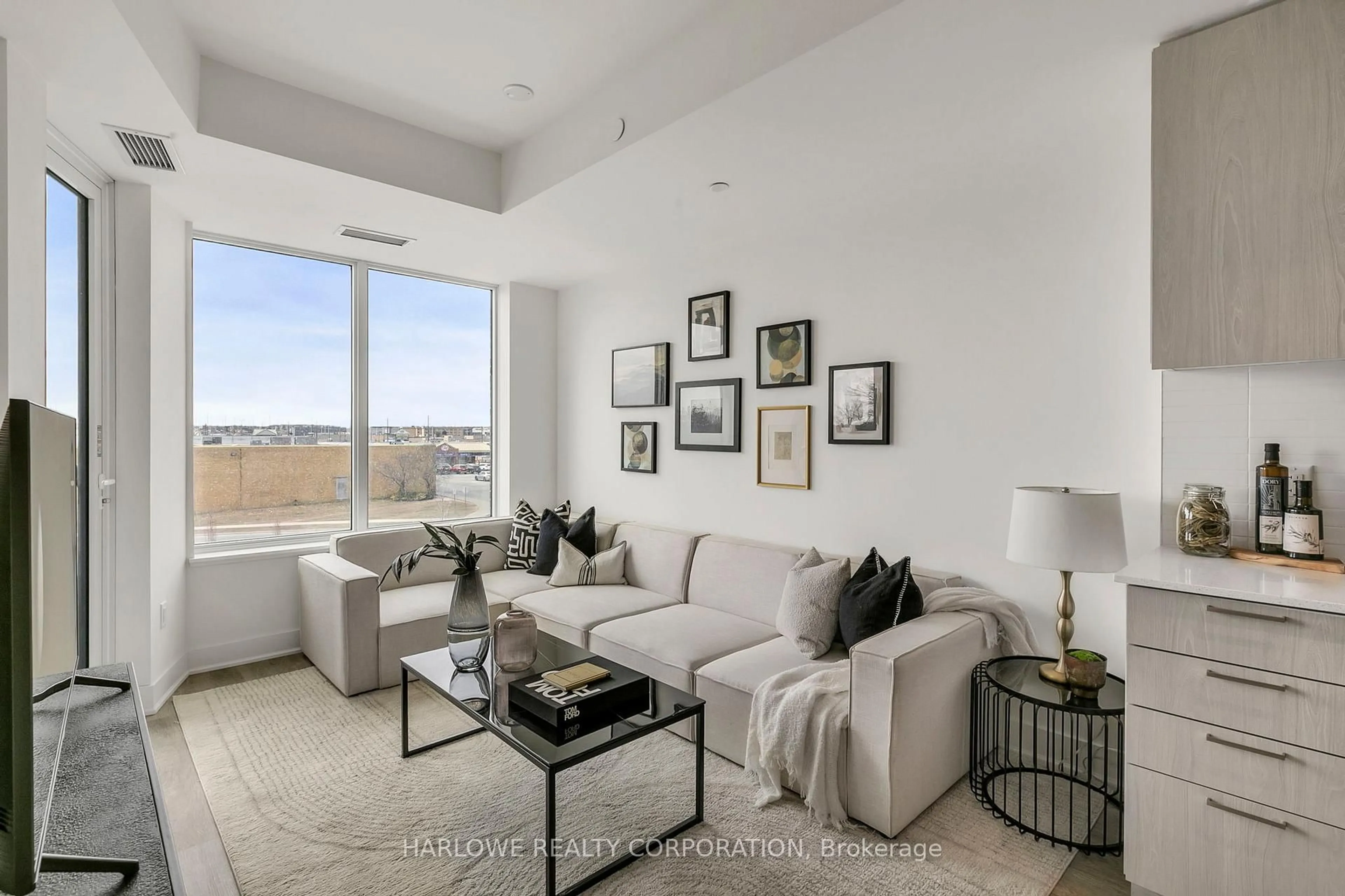 Living room with furniture, unknown for 185 Deerfield Rd #308, Newmarket Ontario L3Y 0G7