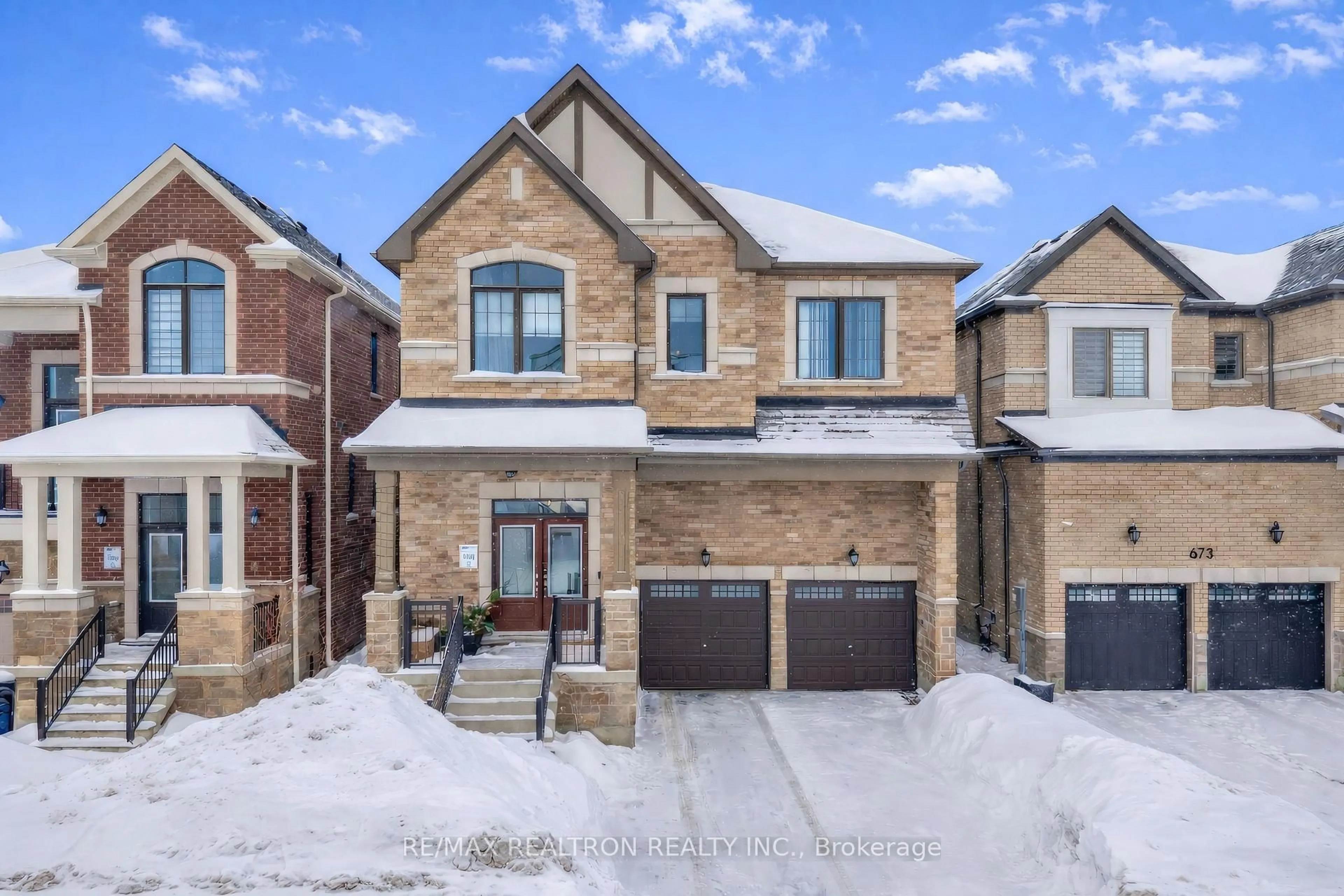 Home with brick exterior material, street for 669 Newlove St, Innisfil Ontario L9S 0R9