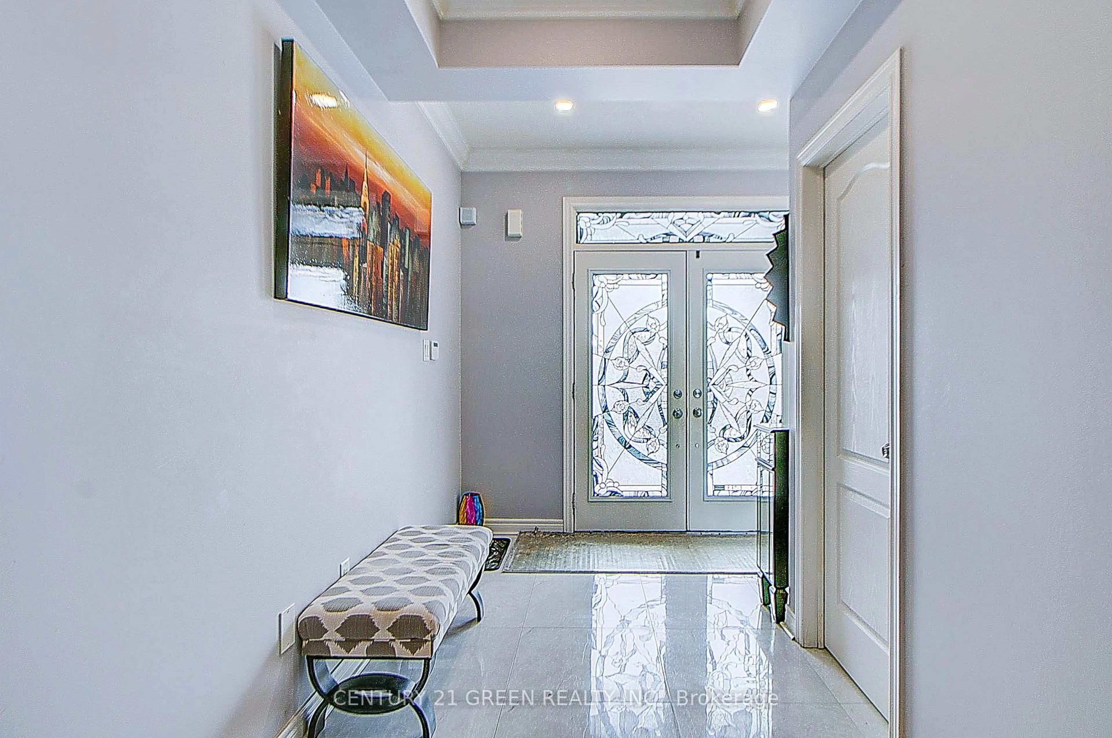 Indoor foyer for 73 Wandering Glider Tr, Bradford West Gwillimbury Ontario L3Z 2A5