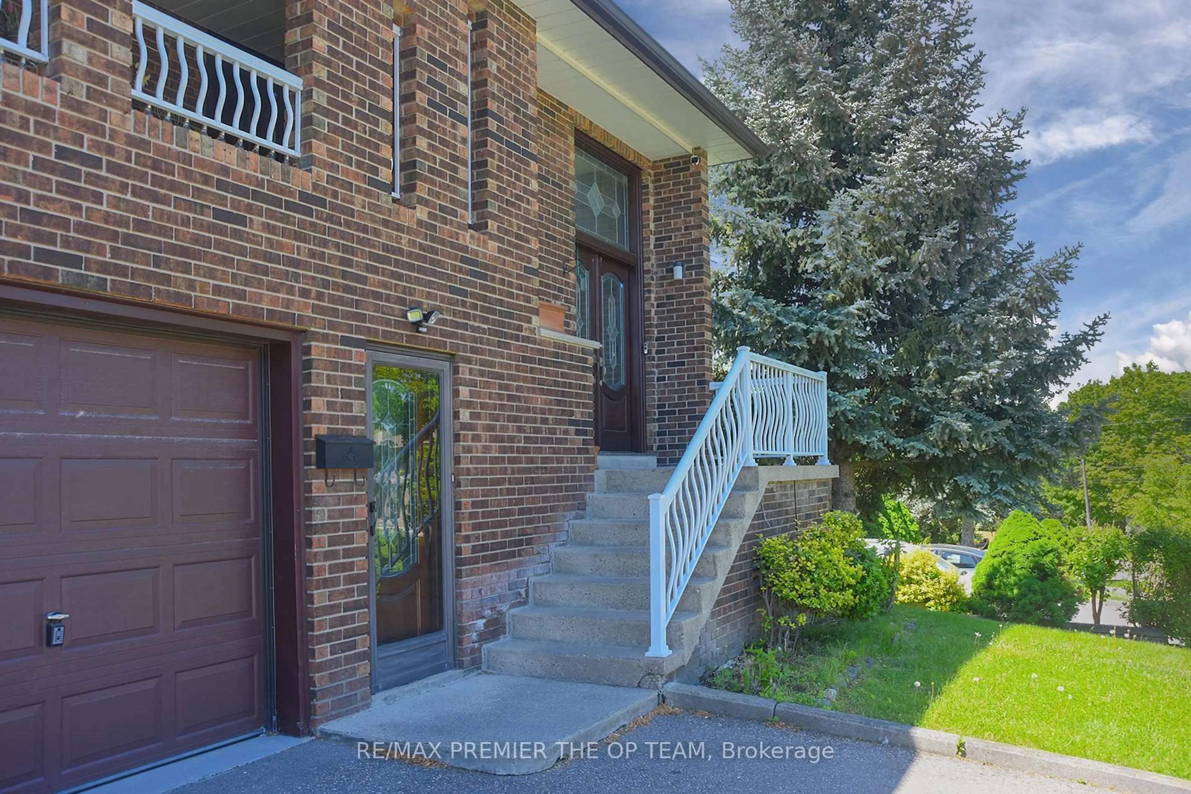 Home with brick exterior material, street for 123 Willis Rd, Vaughan Ontario L4L 2S4