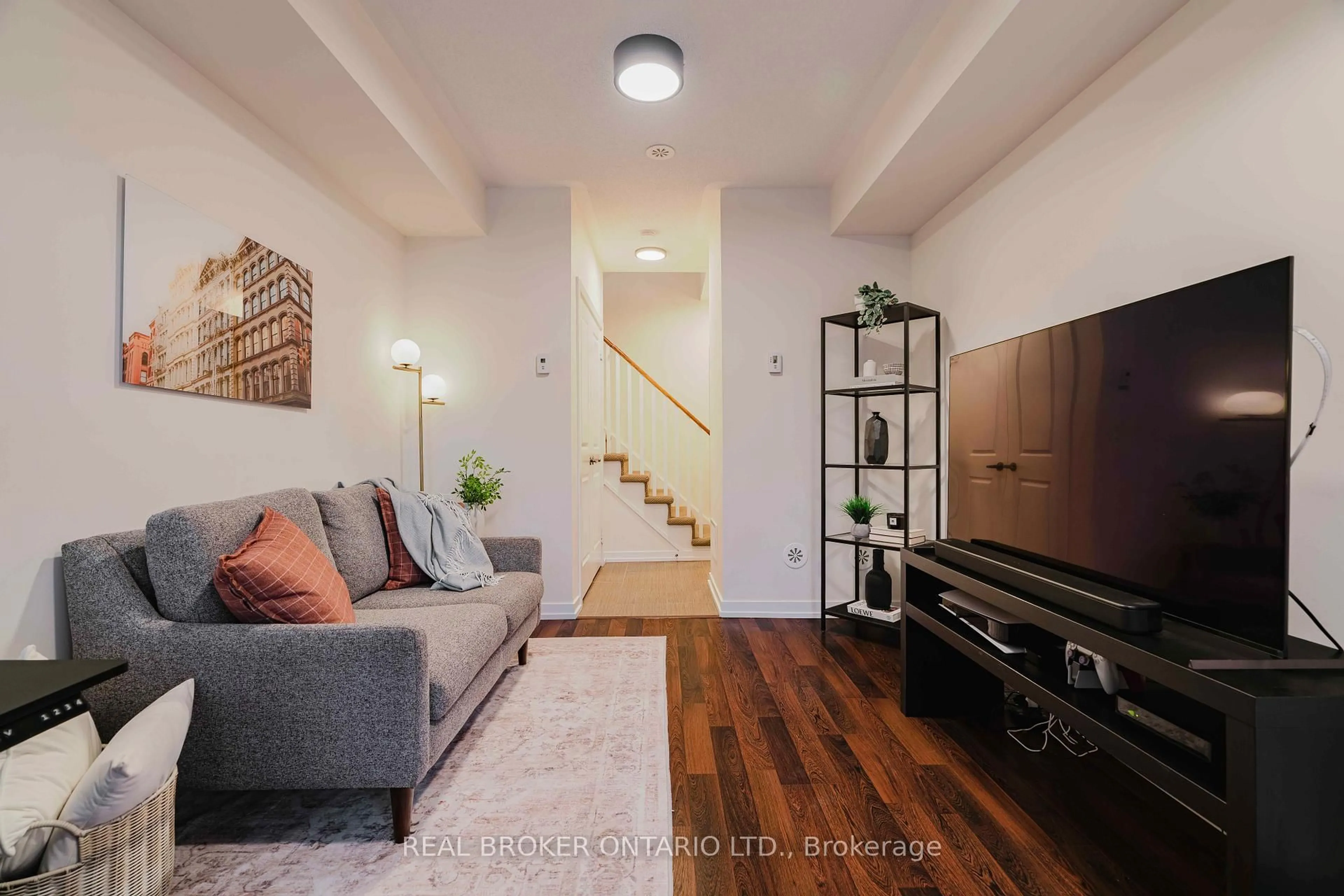 Living room with furniture, unknown for 160 Glad Park Ave #23, Whitchurch-Stouffville Ontario L4A 0B2