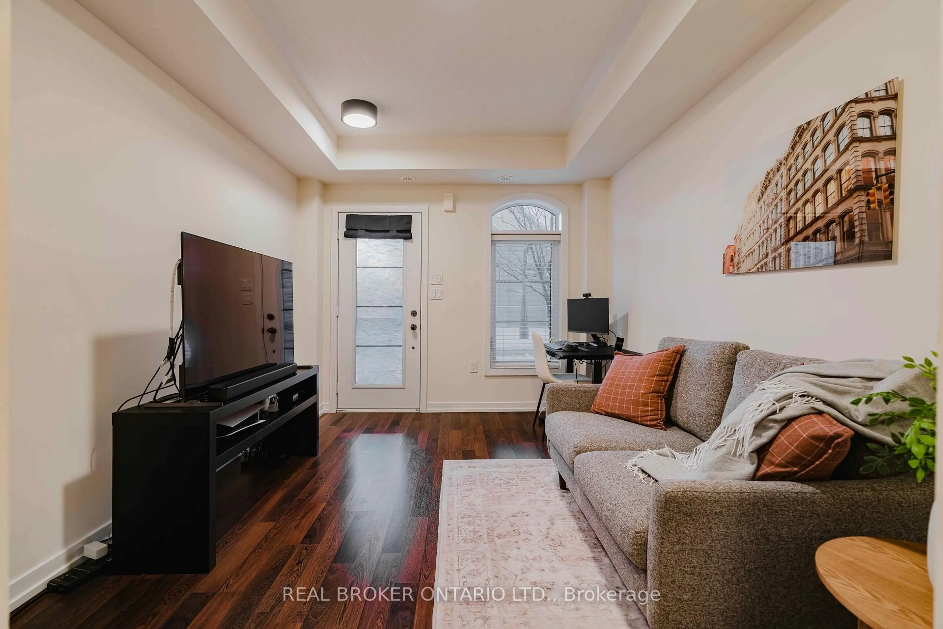 Living room with furniture, unknown for 160 Glad Park Ave #23, Whitchurch-Stouffville Ontario L4A 0B2