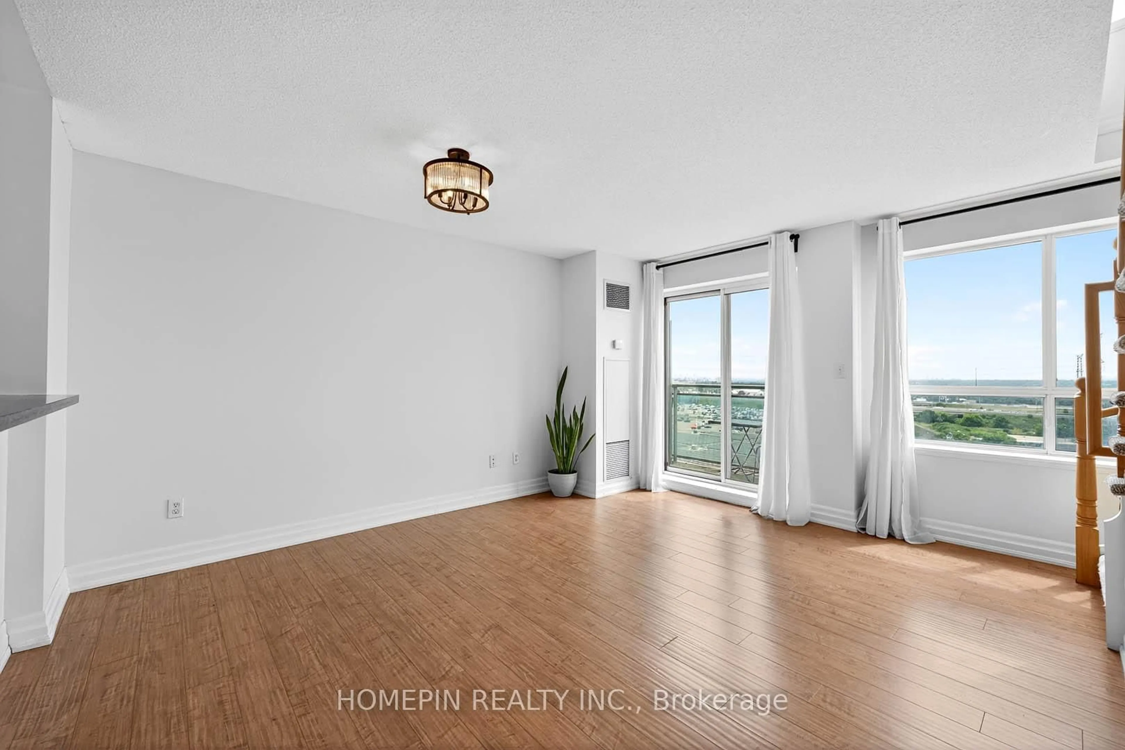 A pic of a room for 39 Oneida Cres #1103, Richmond Hill Ontario L4B 4T9