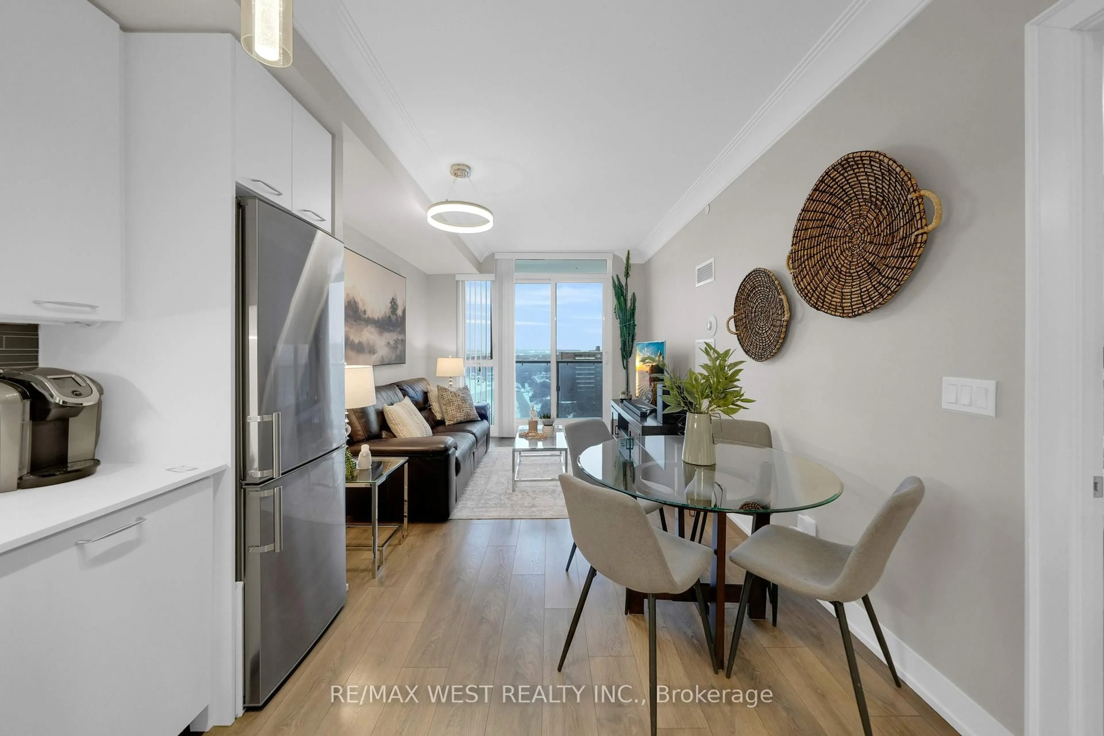 Unknown for 9471 Yonge St #1117, Richmond Hill Ontario L4C 1V4