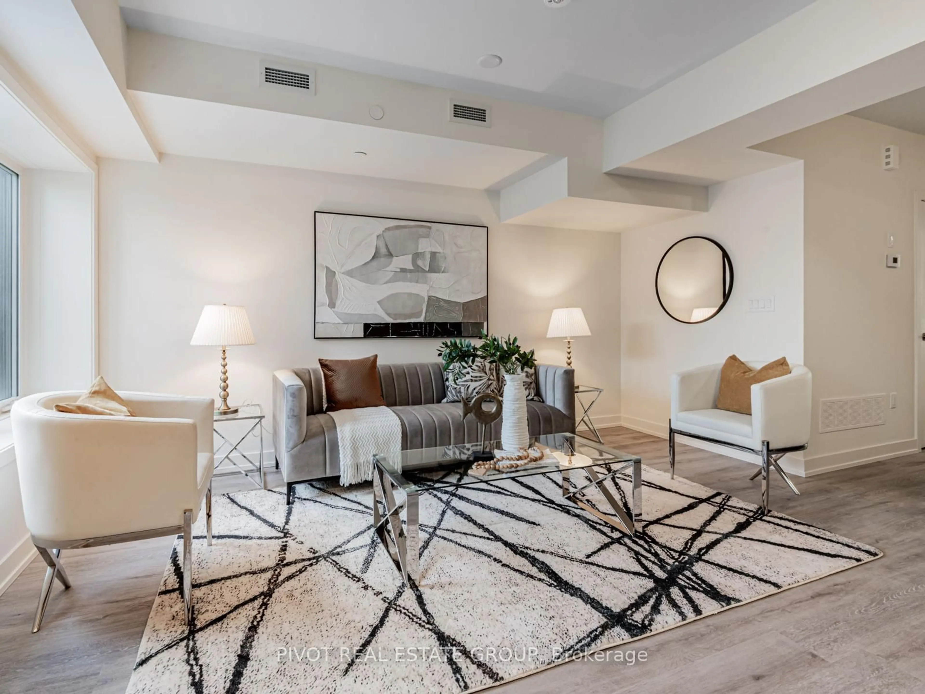 Living room with furniture, unknown for 60 Elizabeth St #3106, Richmond Hill Ontario L4C 5W2