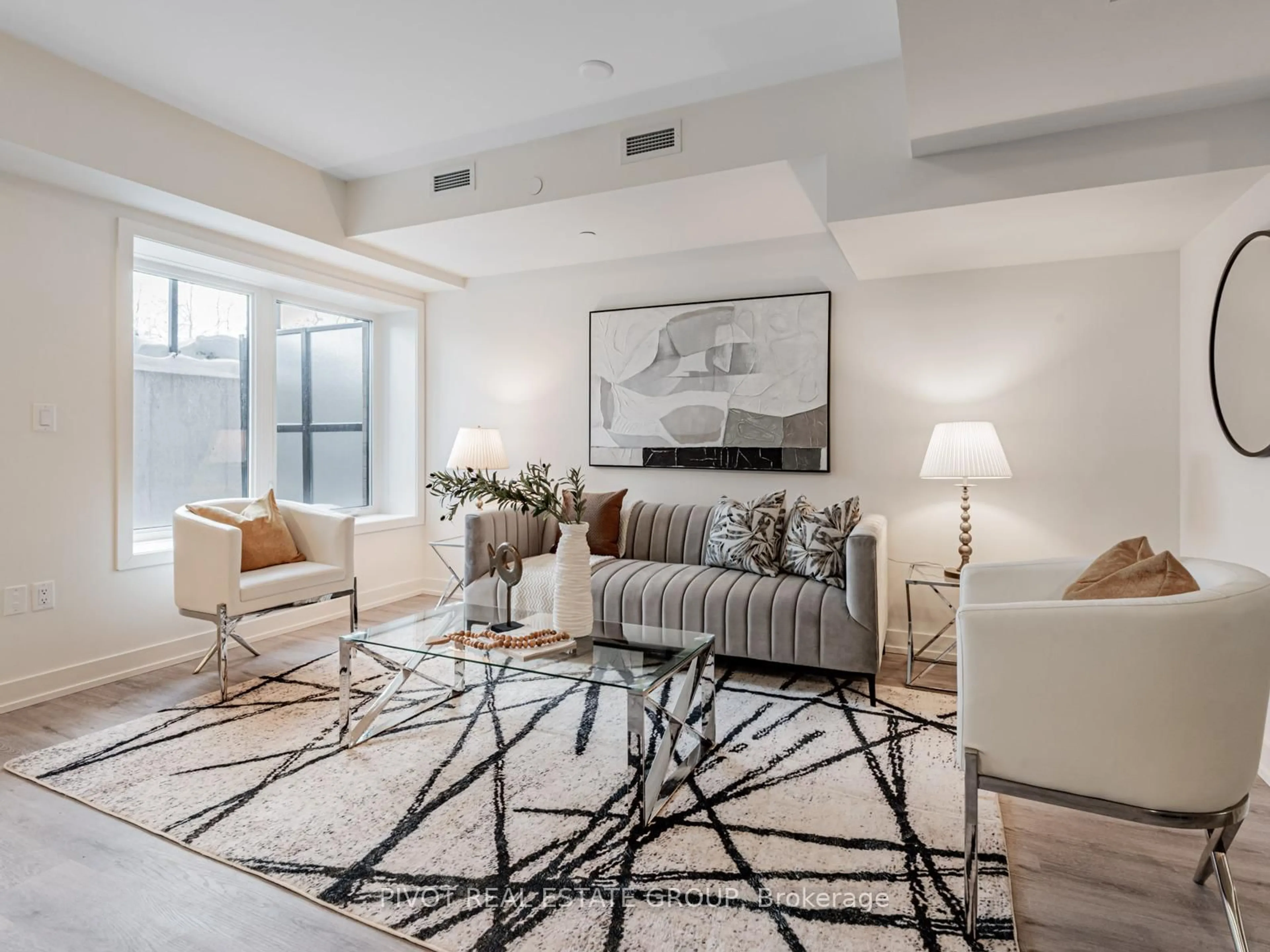 Living room with furniture, unknown for 60 Elizabeth St #3106, Richmond Hill Ontario L4C 5W2