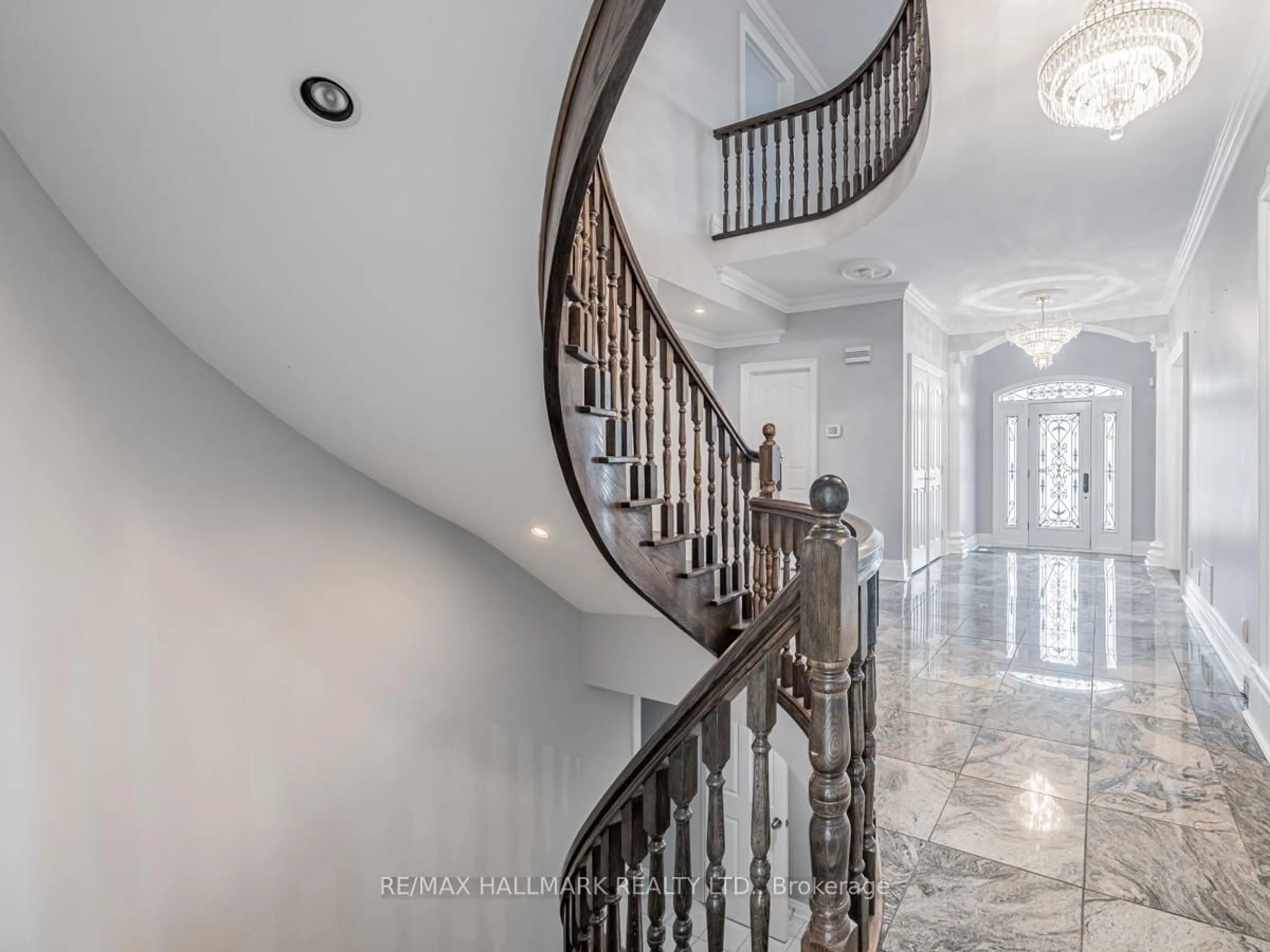 Stairs for 138 Elgin Mills Rd, Richmond Hill Ontario L4C 4M2