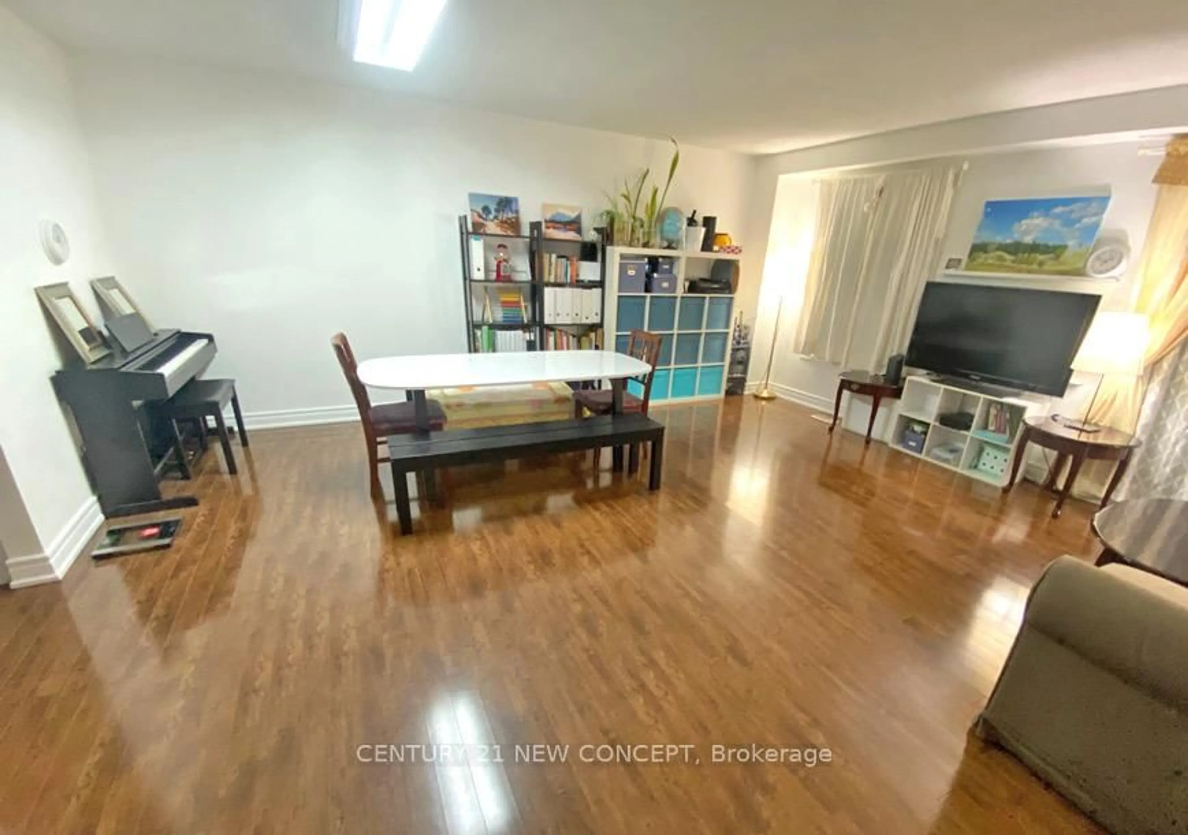 A pic of a room for 119 Henderson Ave #3, Markham Ontario L3T 2L3