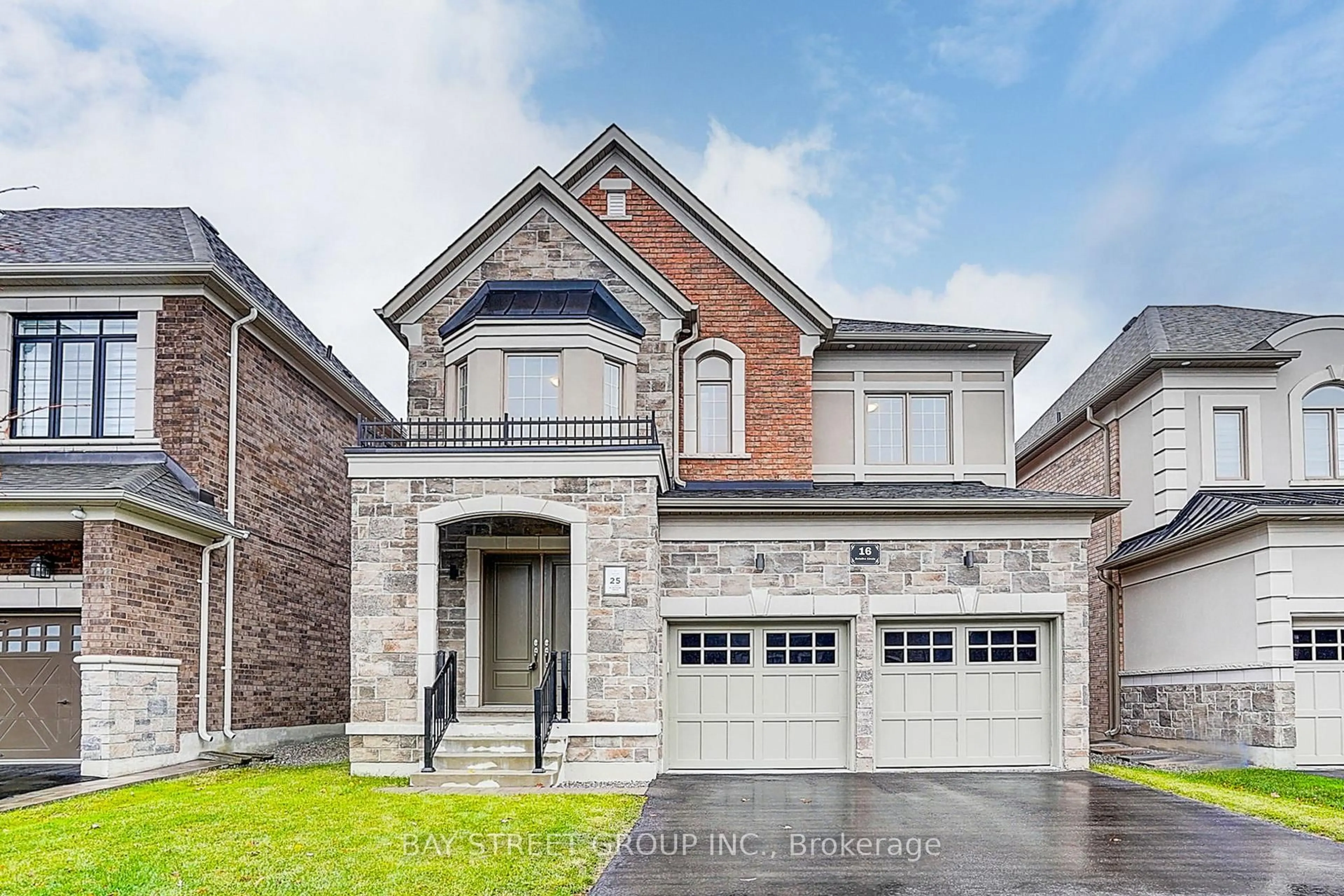 Home with brick exterior material, street for 16 Botelho Circ, Aurora Ontario L4G 3X3