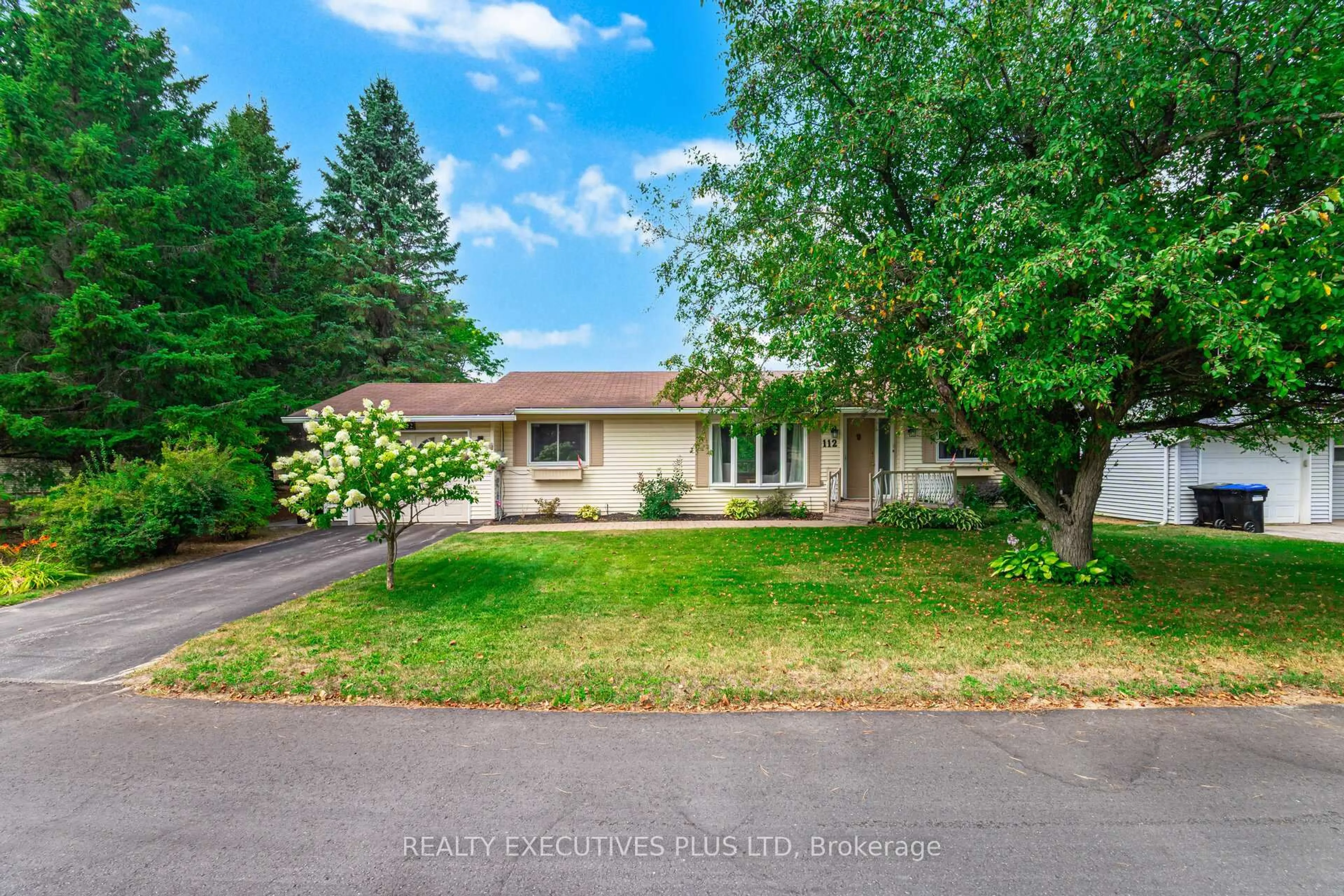 A pic from outside/outdoor area/front of a property/back of a property/a pic from drone, street for 112 Tecumseth Pines Dr, New Tecumseth Ontario L0G 1W0
