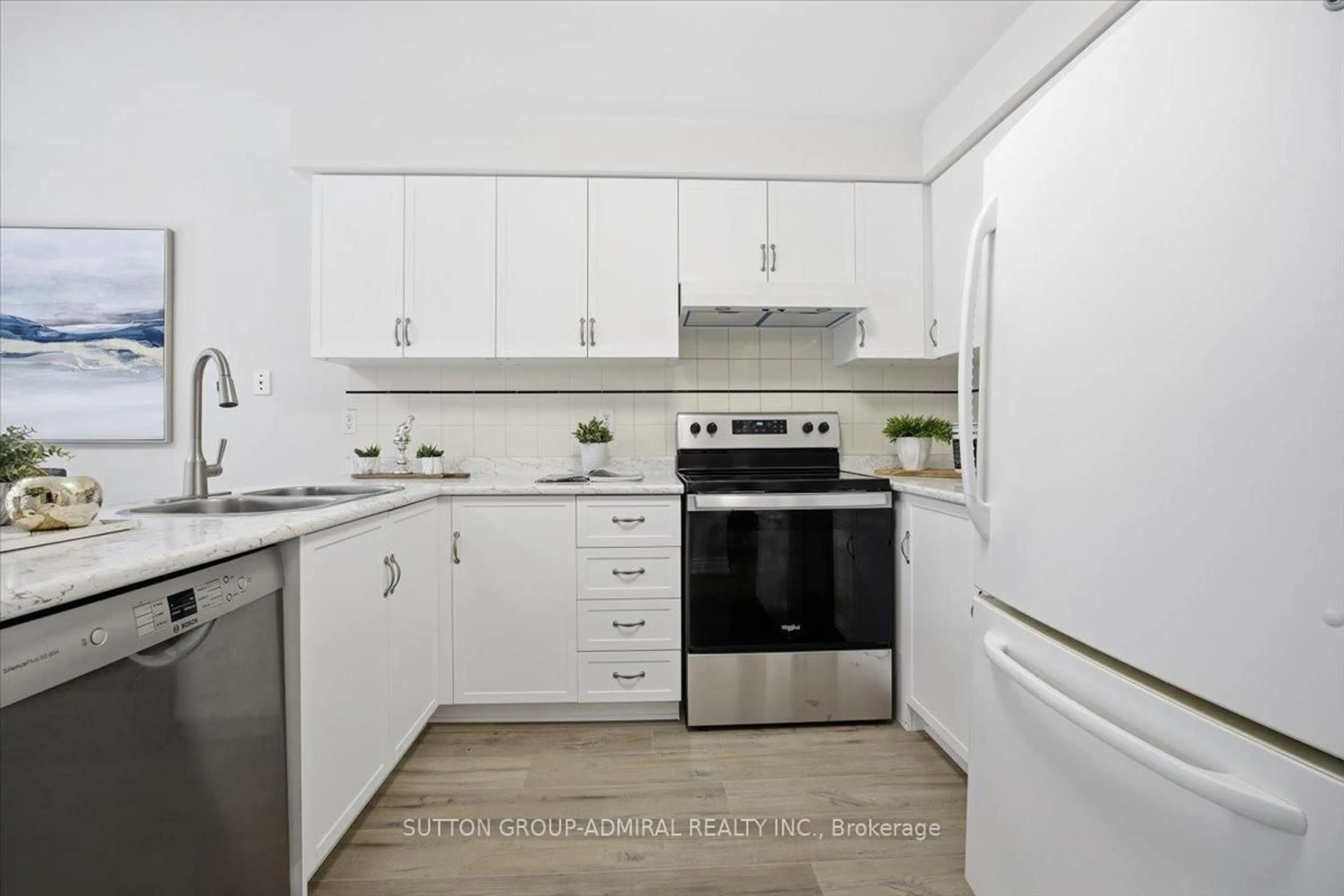 Standard kitchen, unknown for 137 Chelwood Dr, Vaughan Ontario L4J 7C6