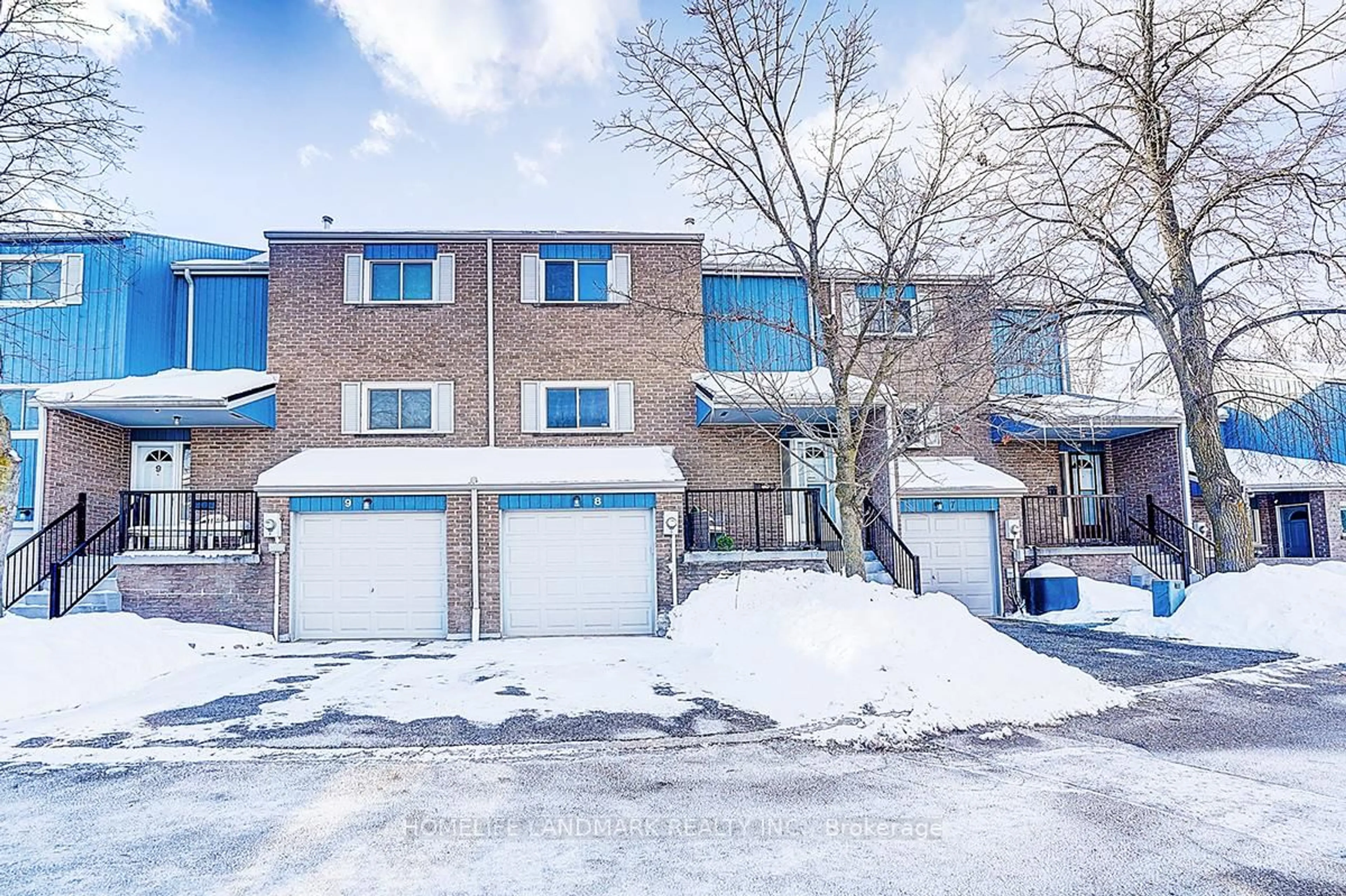 A pic from outside/outdoor area/front of a property/back of a property/a pic from drone, street for 646 Village Pkwy #8, Markham Ontario L3R 2S7