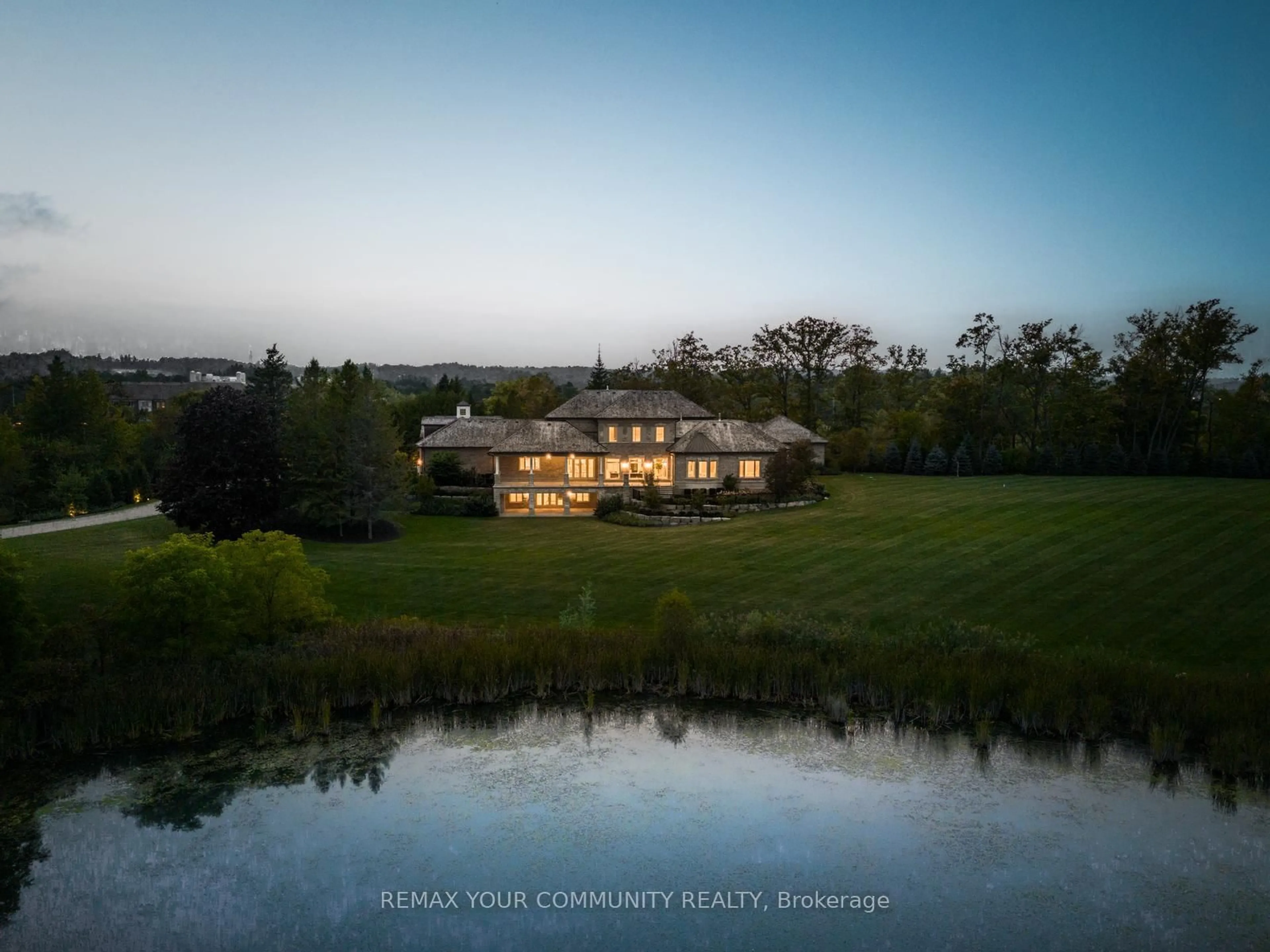 A pic from outside/outdoor area/front of a property/back of a property/a pic from drone, water/lake/river/ocean view for 130 St. John's Sdrd, Aurora Ontario L4G 0M6