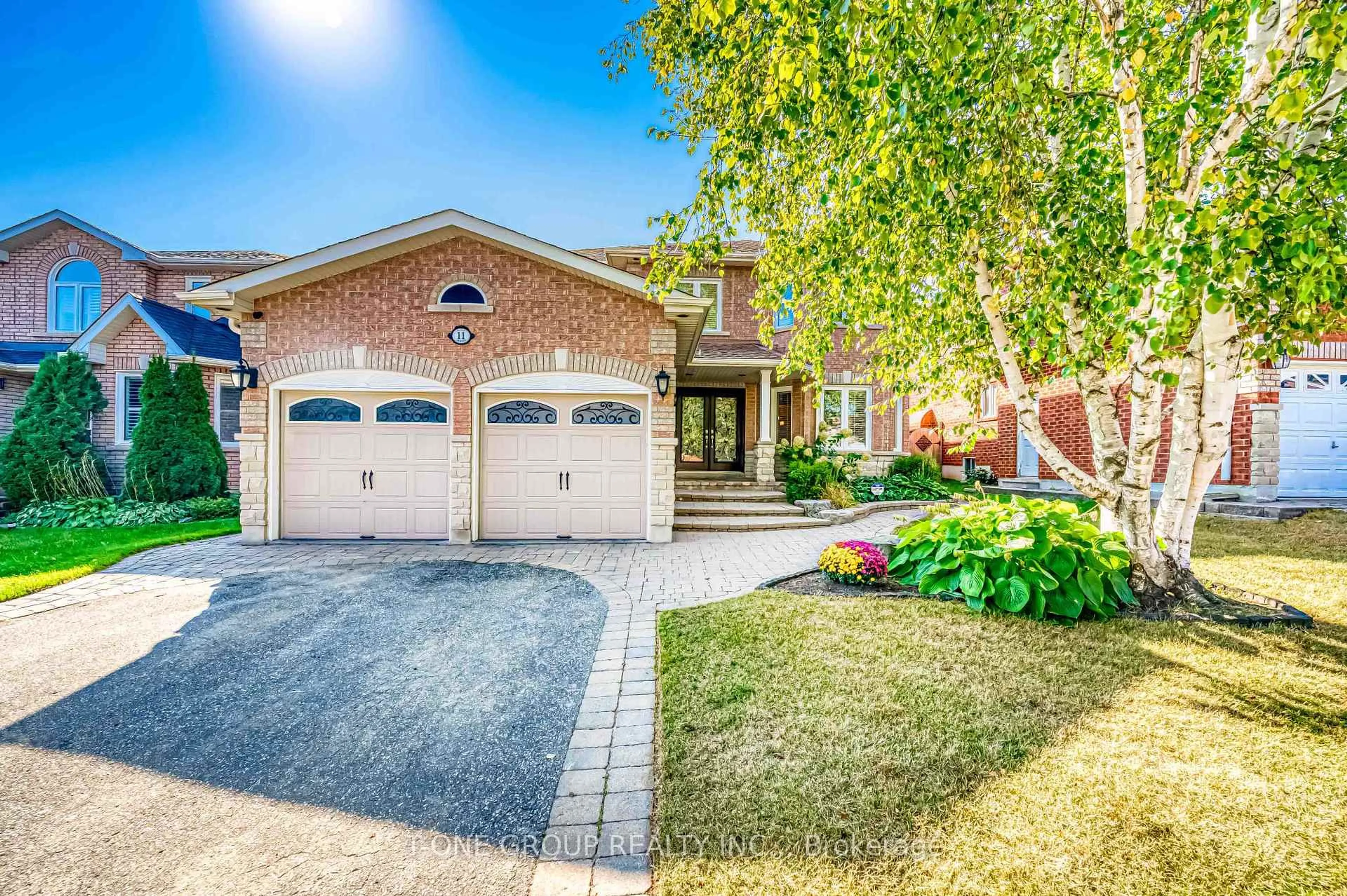 Home with brick exterior material, street for 11 Saint Ave, Bradford West Gwillimbury Ontario L3Z 3E6