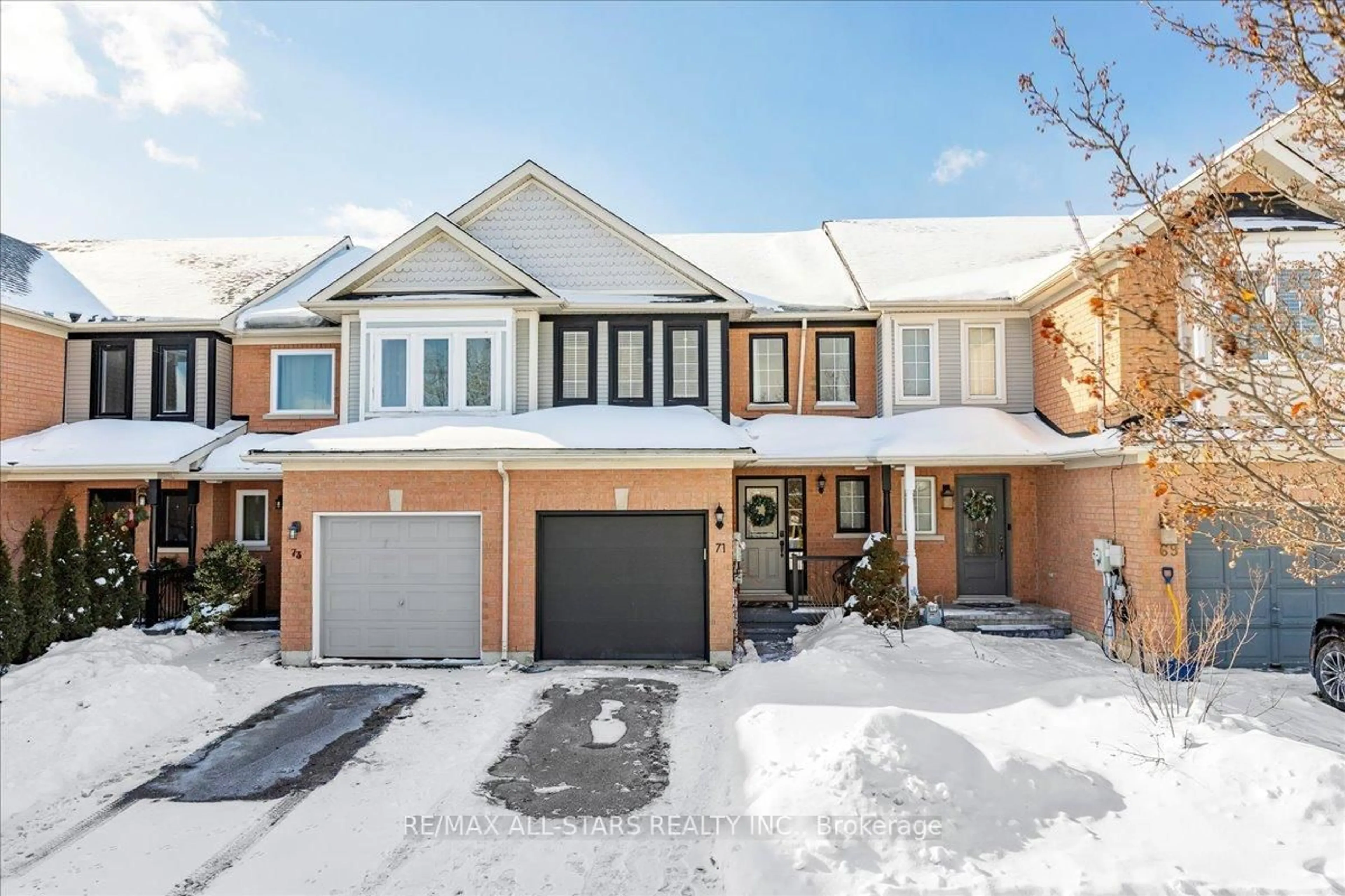 Home with brick exterior material, street for 71 Crittenden Dr, Georgina Ontario L4P 4E3