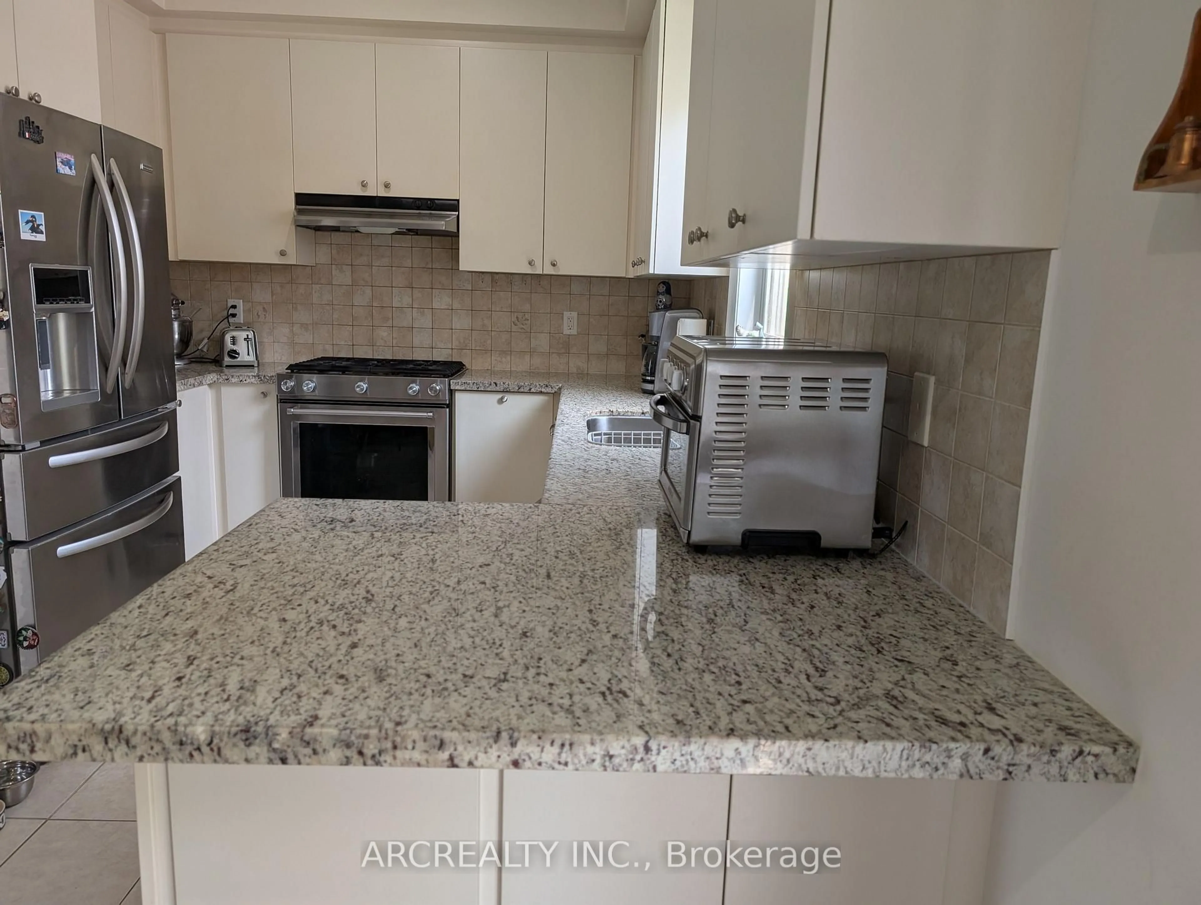 Standard kitchen, unknown for 46 Betony Dr, Richmond Hill Ontario L4E 0V6