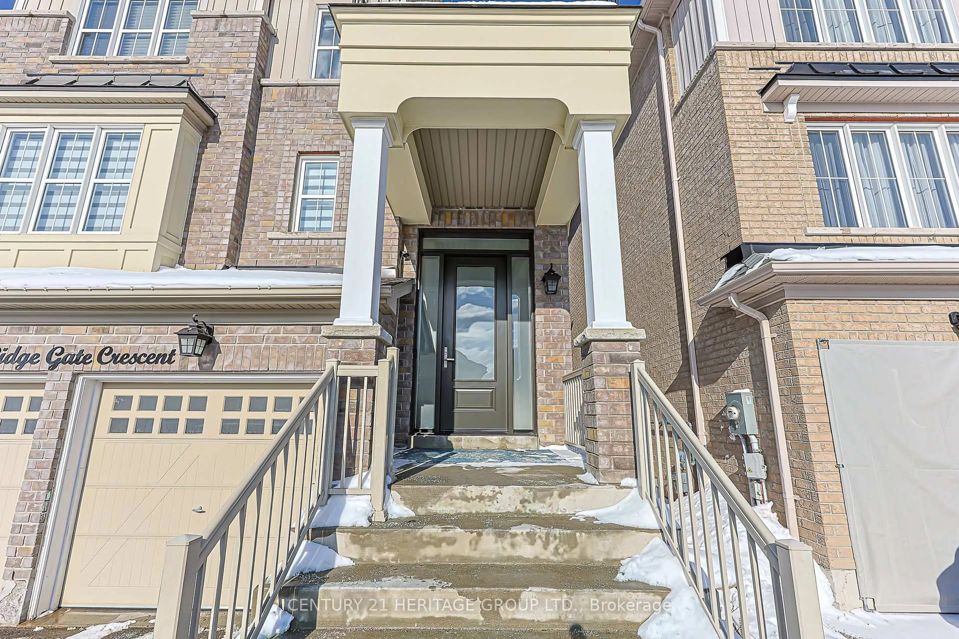 Unknown for 93 Ridge Gate Cres, East Gwillimbury Ontario L0G 1M0