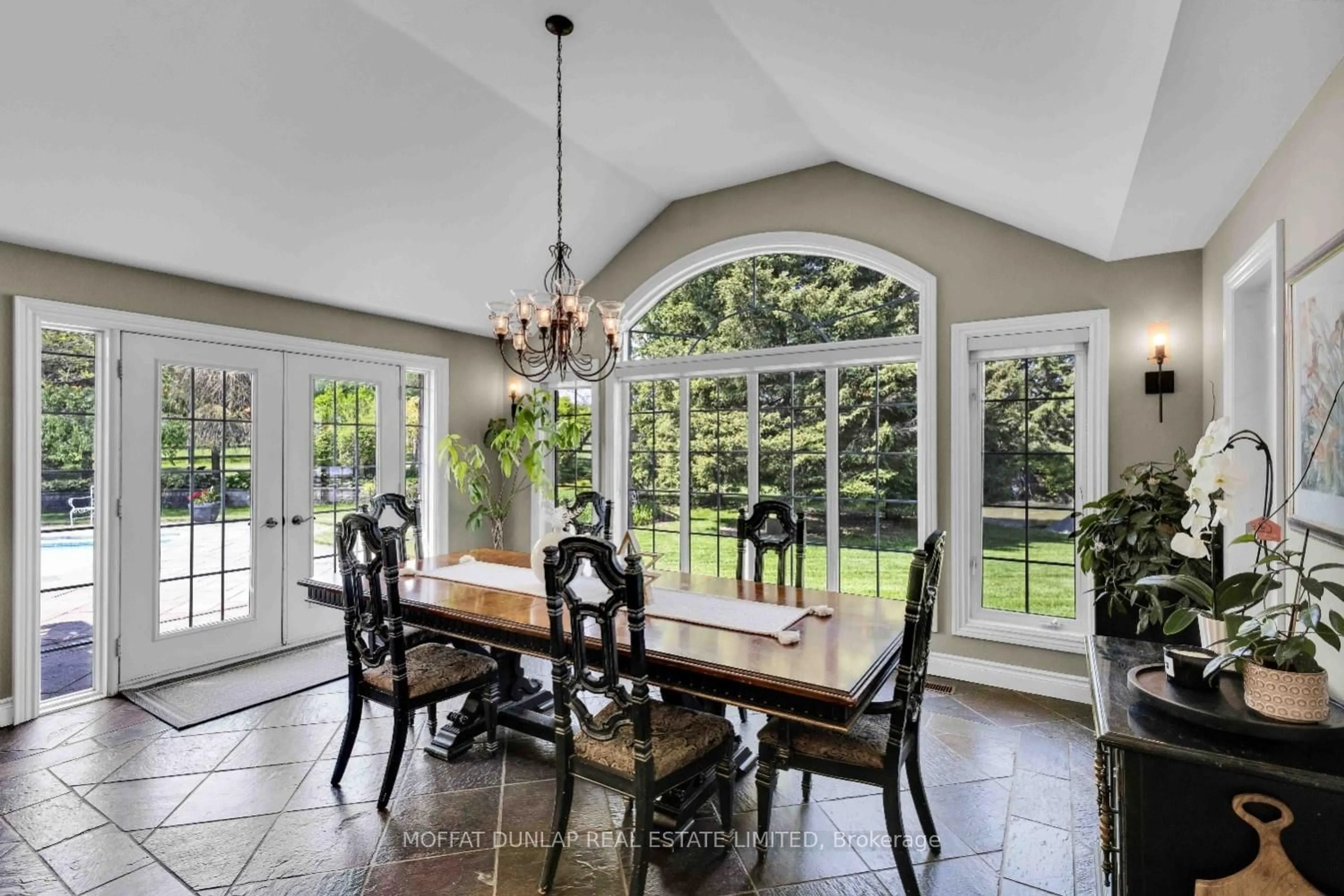 Dining room, ceramic/tile floor for 1910 18th Sideroad, New Tecumseth Ontario L0G 1W0