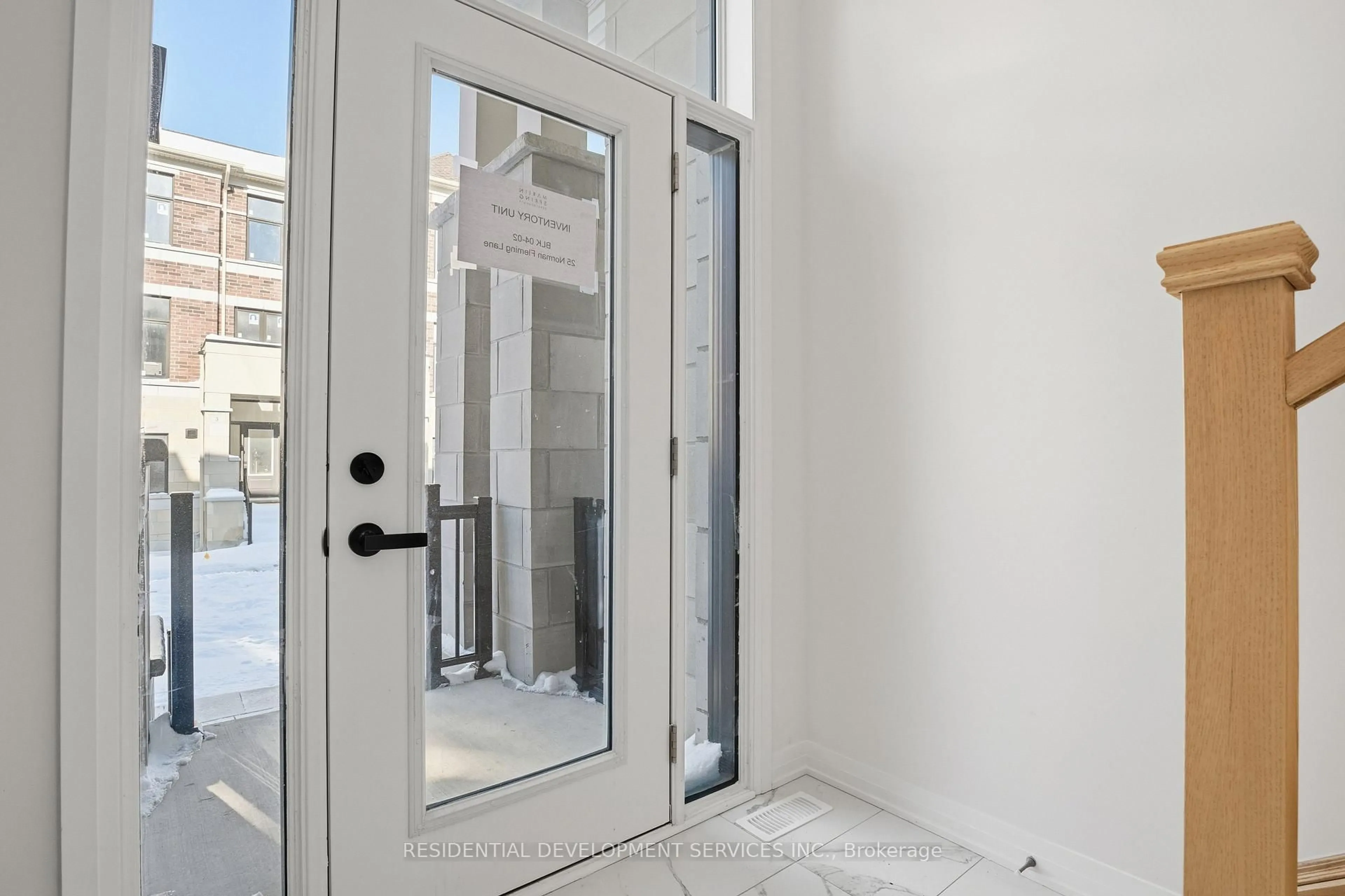 Indoor entryway for 25 Norman Fleming Lane, Richmond Hill Ontario L4S 1N4